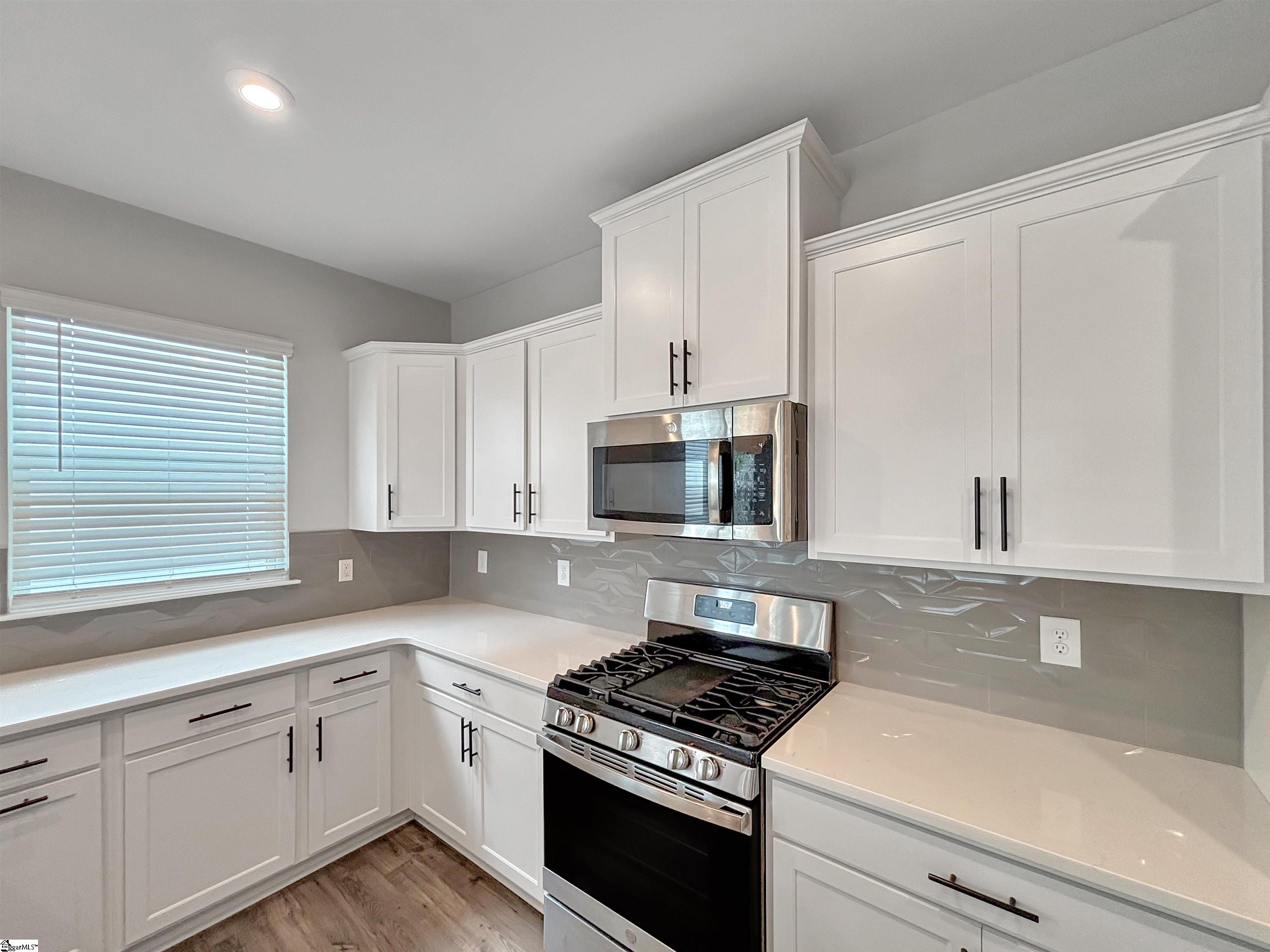 1597746 Property Photo 4
