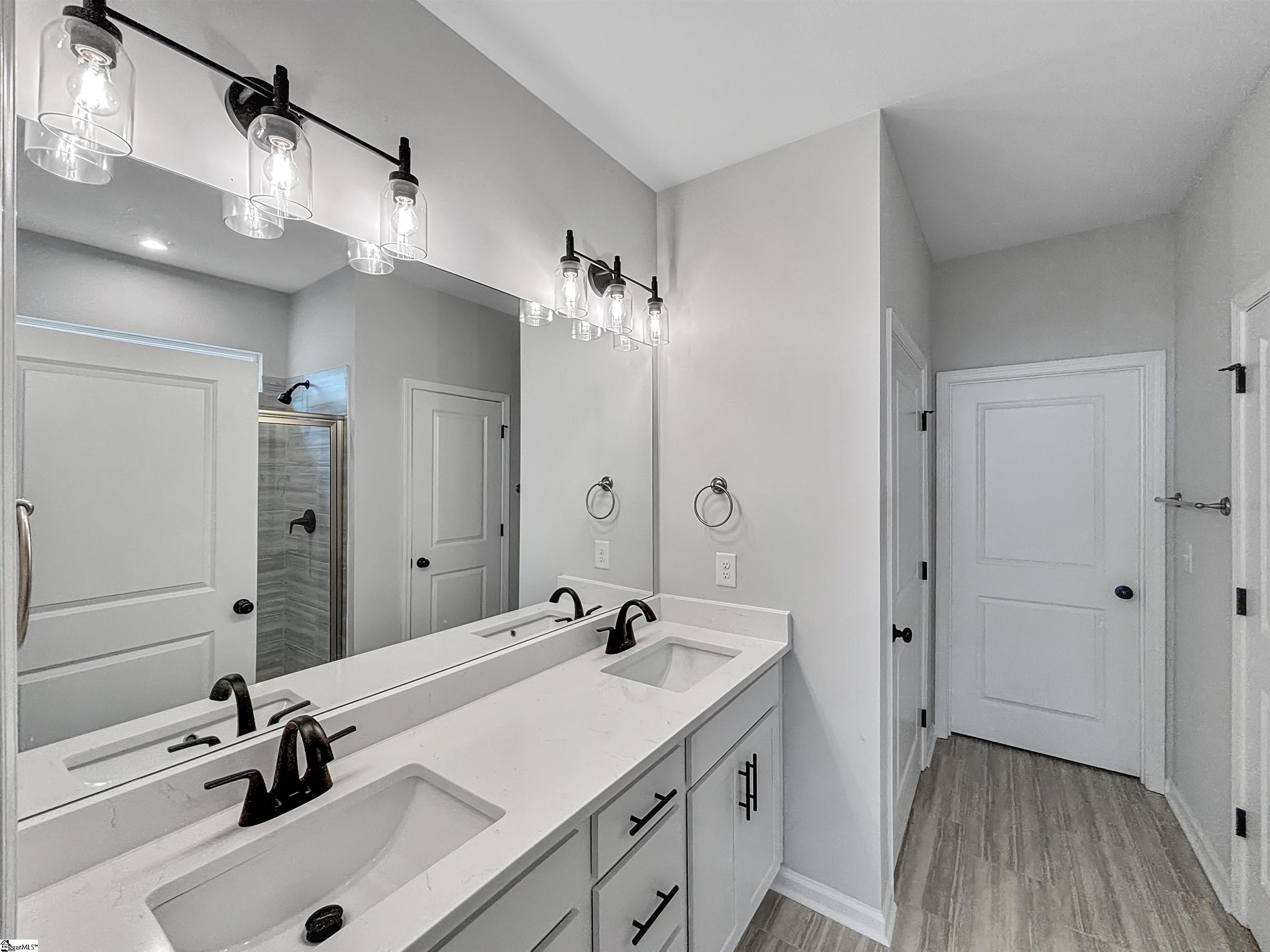 1597746 Property Photo 10