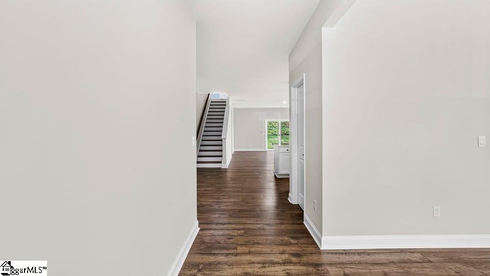 574 Woodcot Drive Property Photo 3