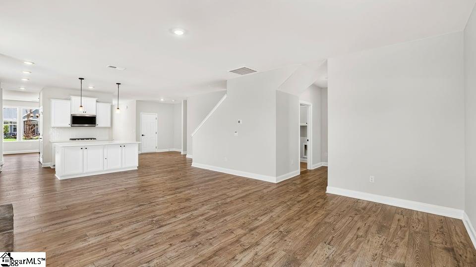 574 Woodcot Drive Property Photo 14
