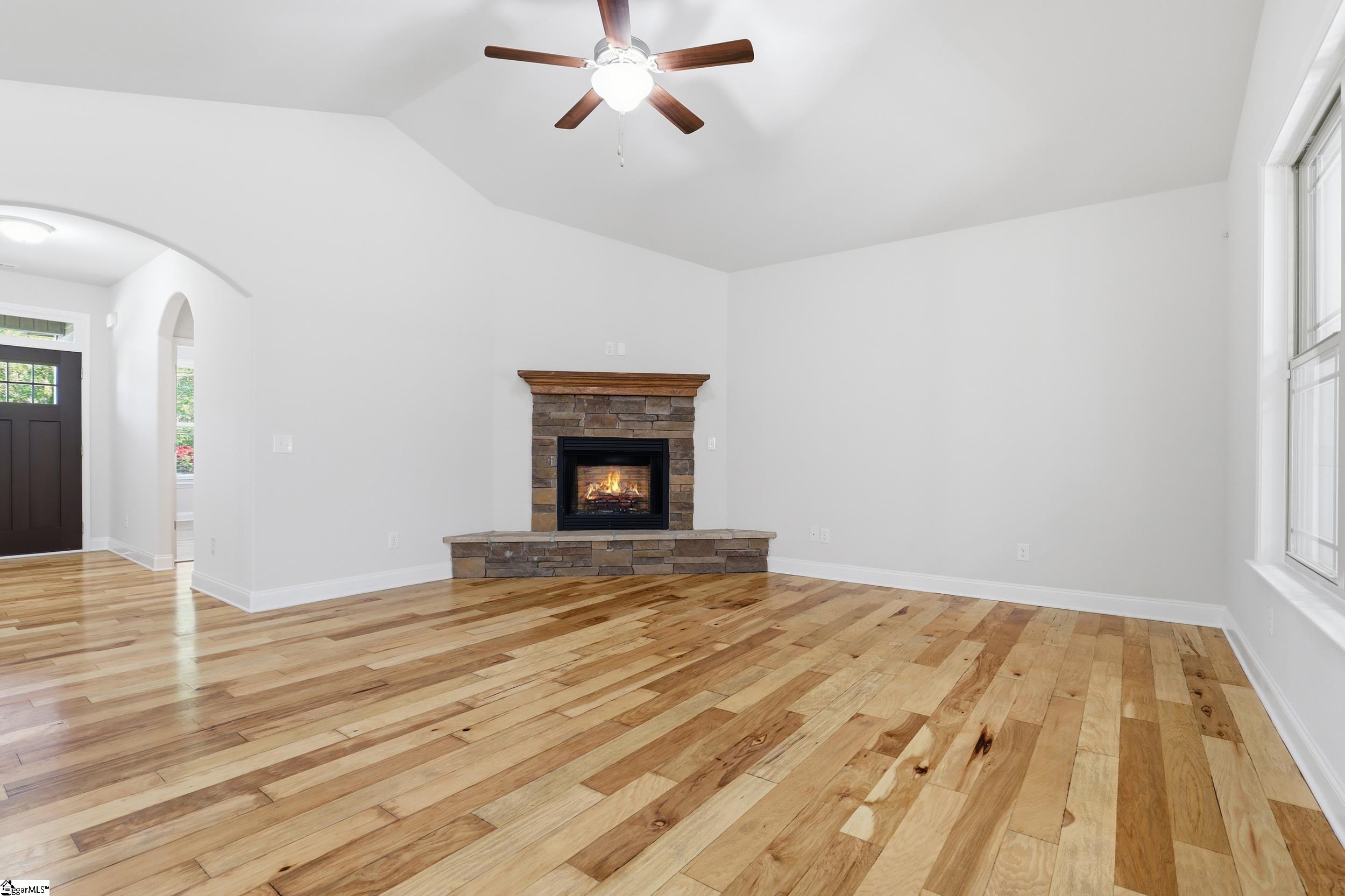 75 Rising Meadow Lane Property Photo 3