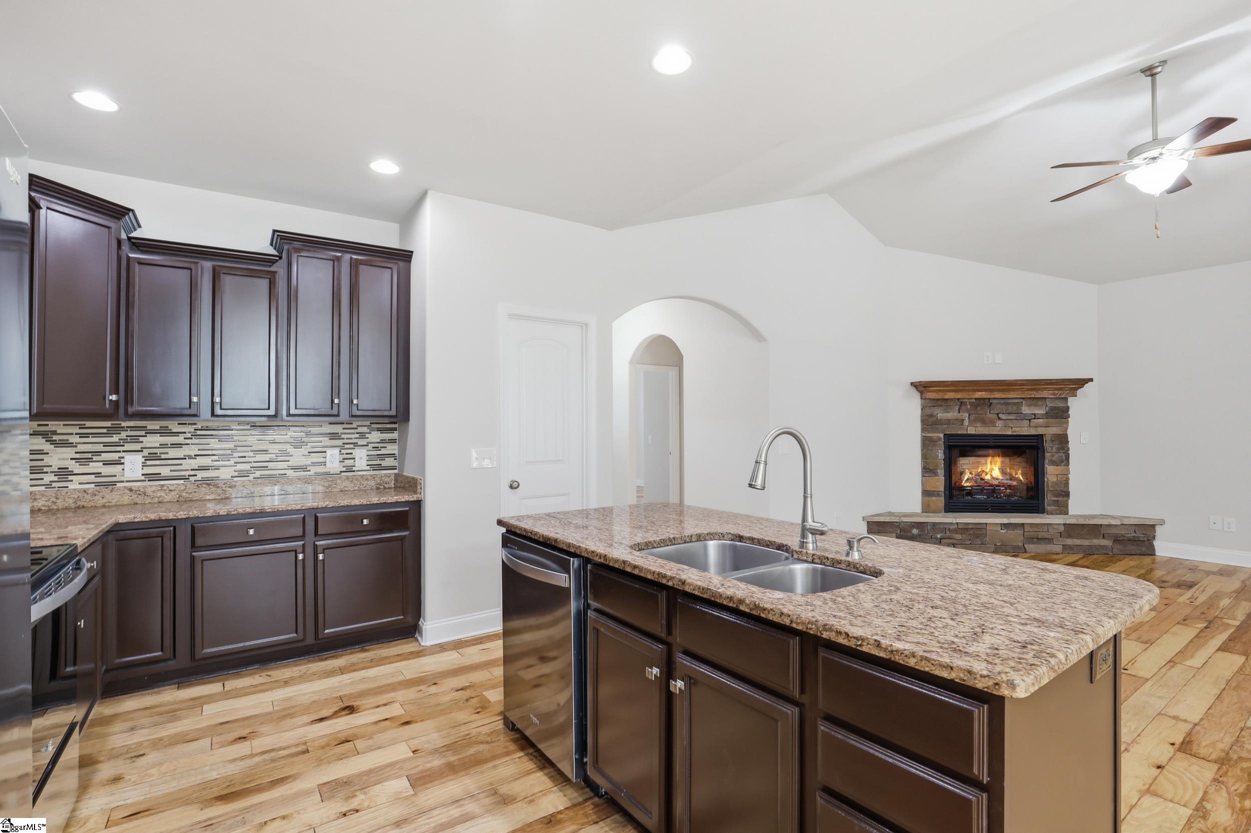 75 Rising Meadow Lane Property Photo 7