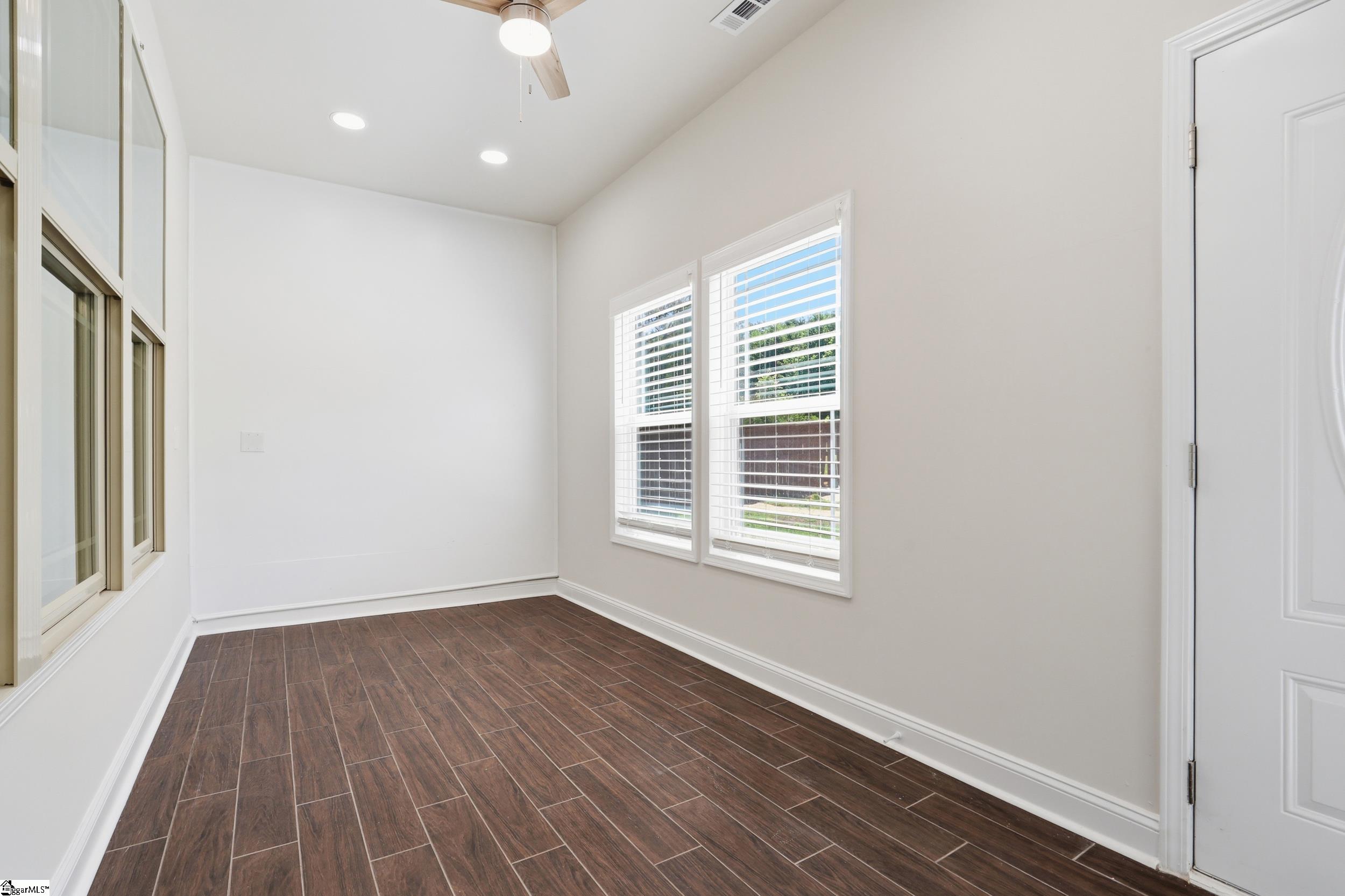 75 Rising Meadow Lane Property Photo 11