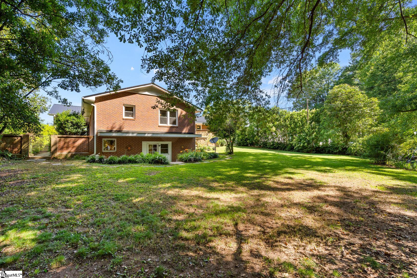 512 E Fredericks Street Property Photo 28