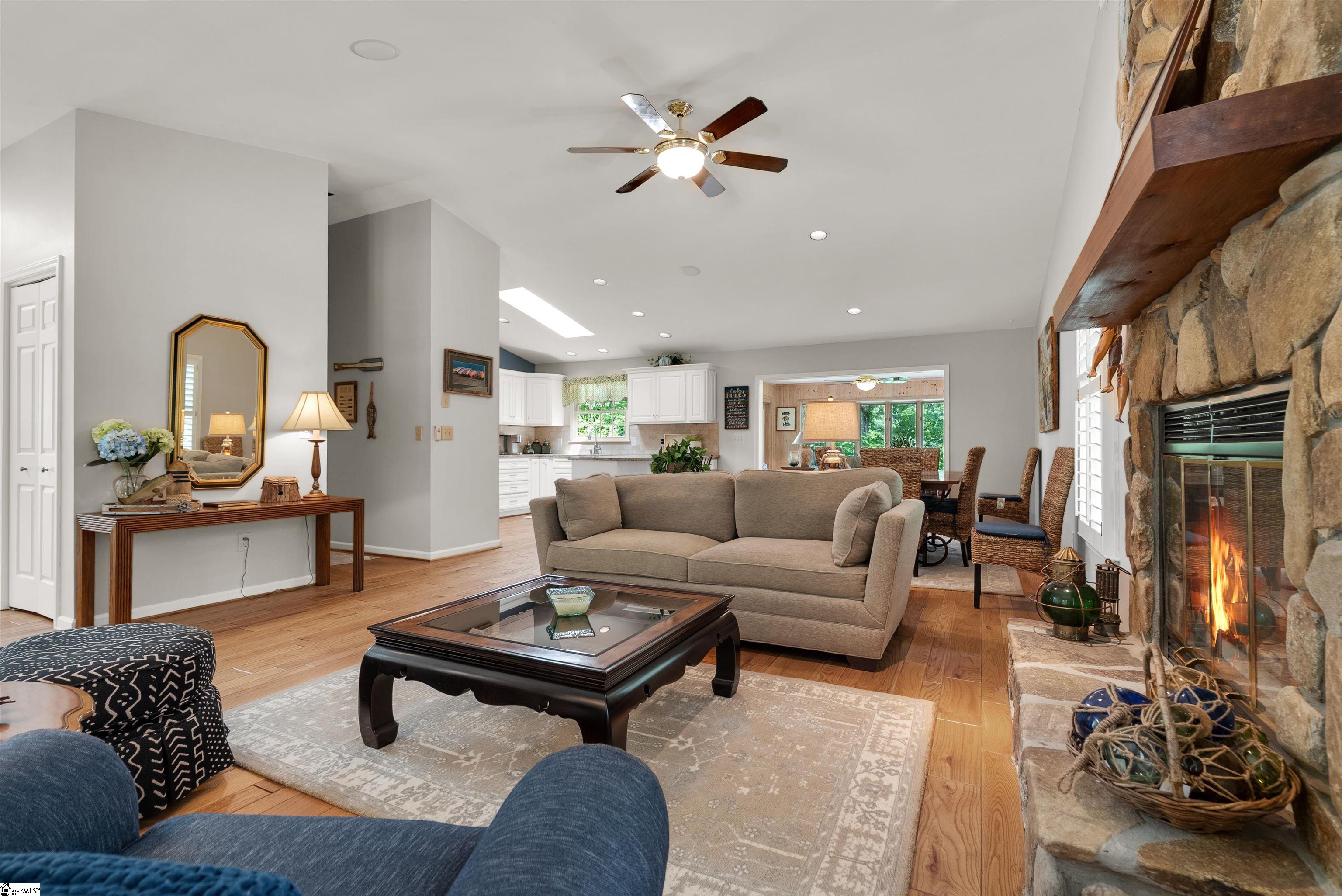 1597772 Property Photo 6