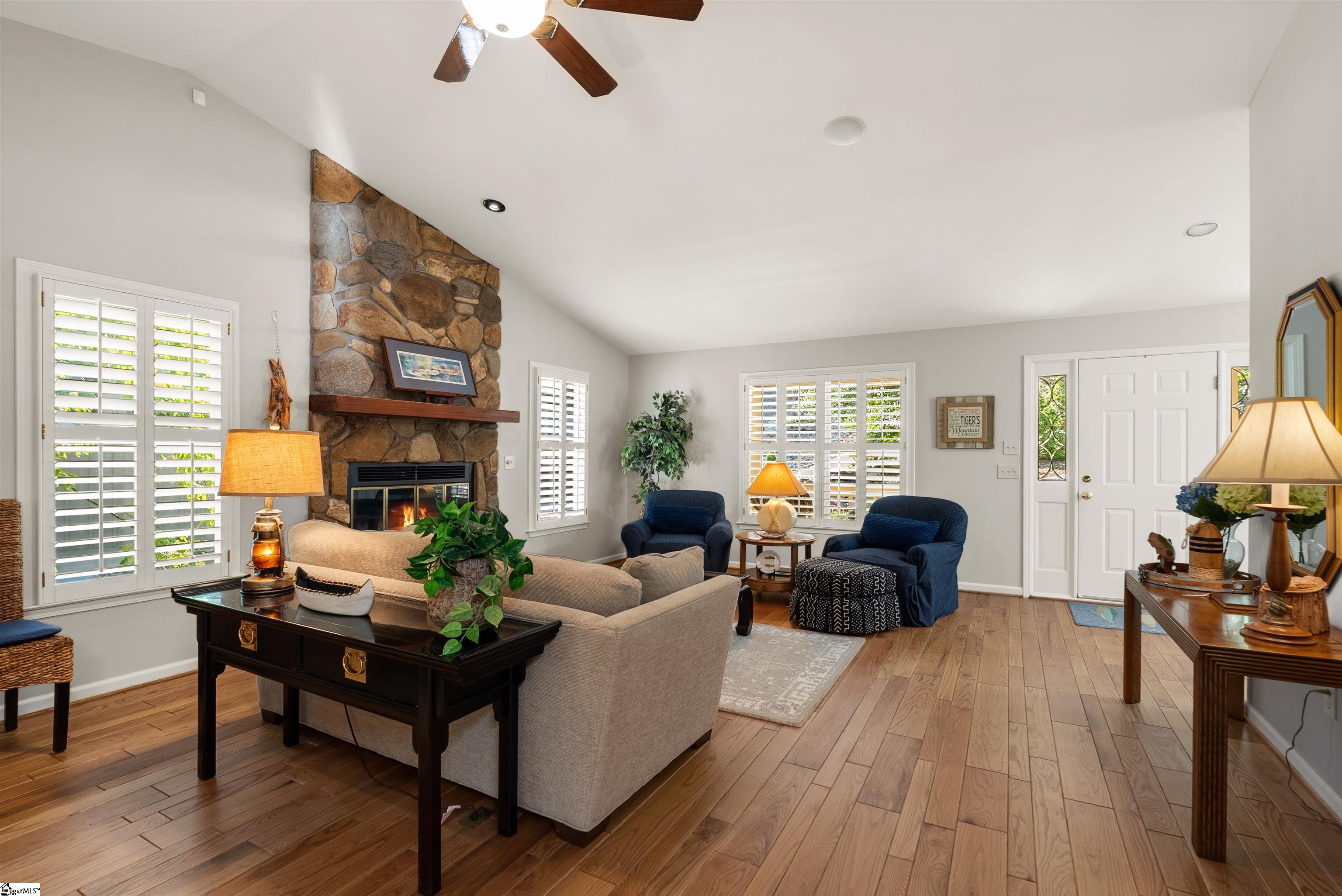 1597772 Property Photo 7