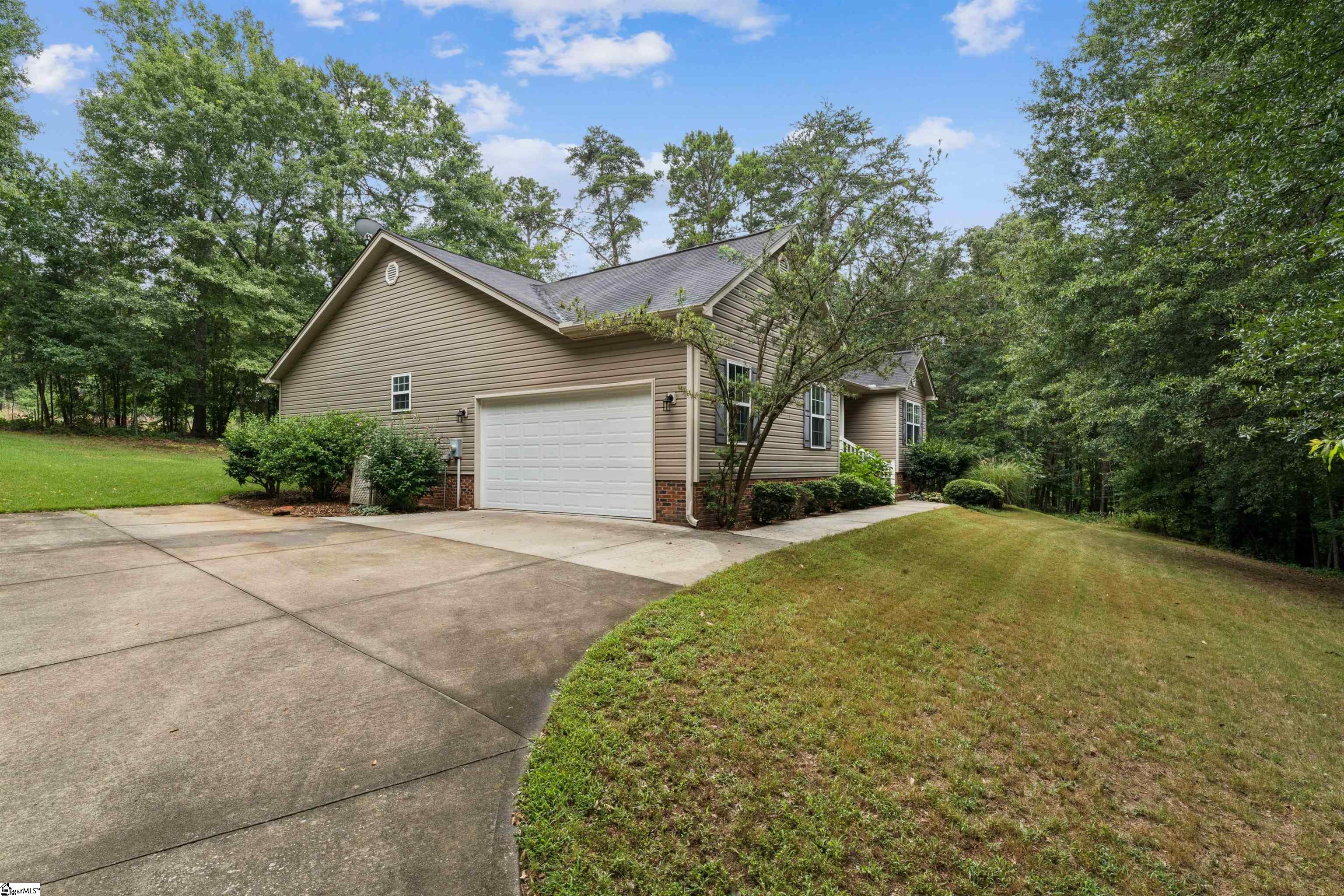 113 Valley Drive Property Photo 4