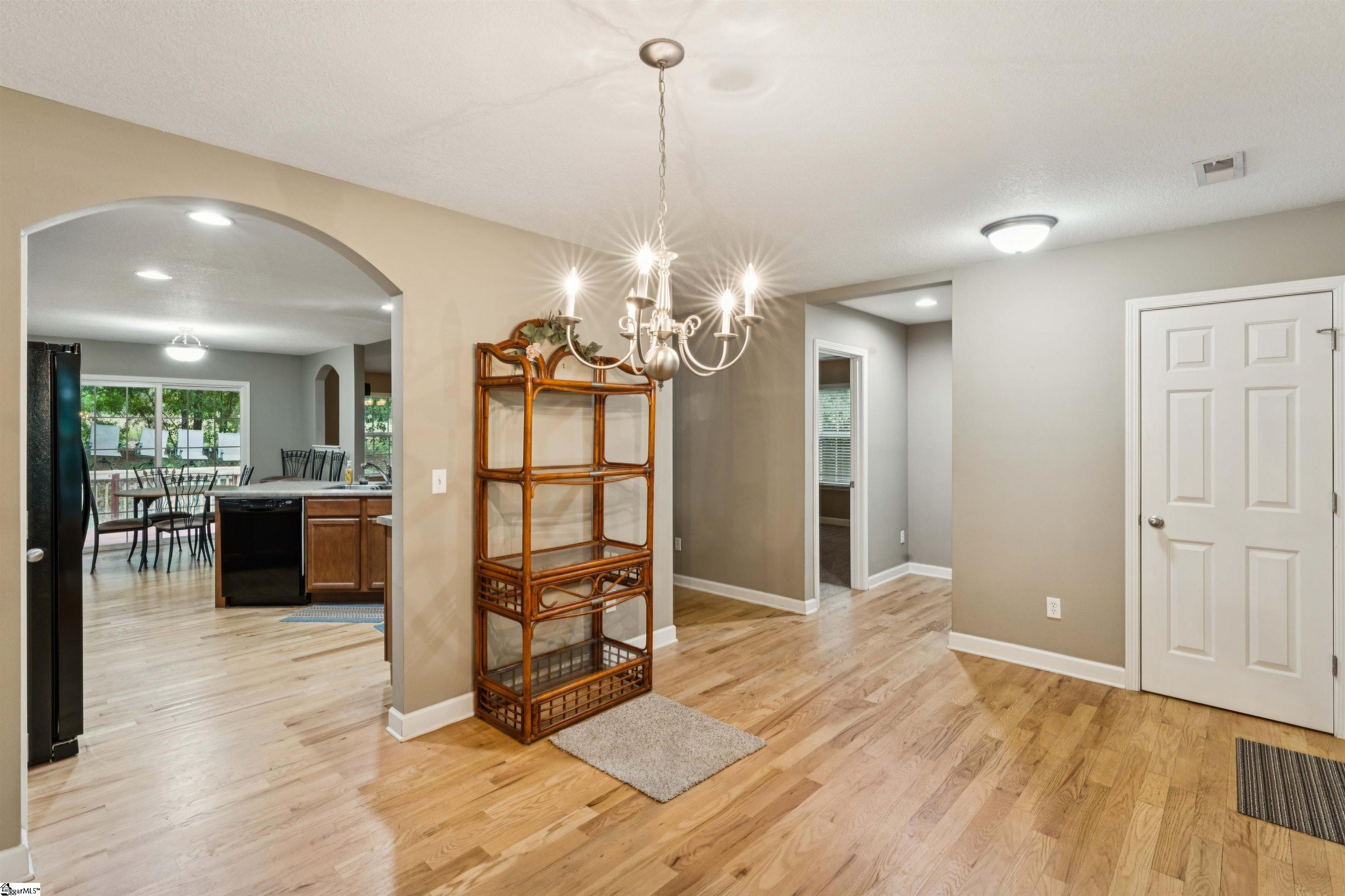 113 Valley Drive Property Photo 8