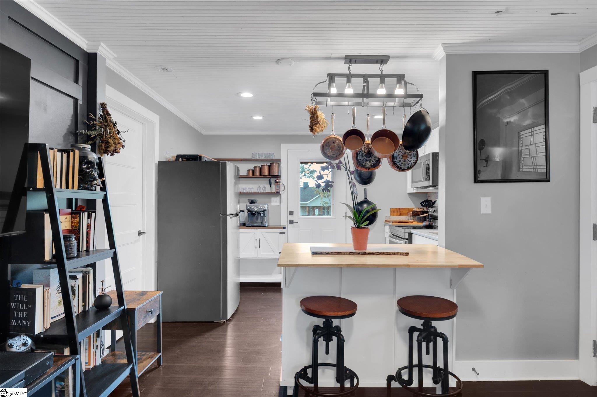 306 Lady Street Property Photo 10