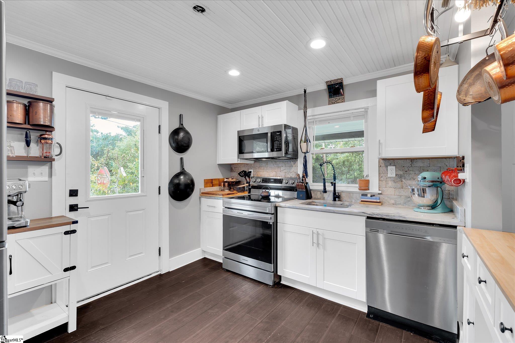306 Lady Street Property Photo 11