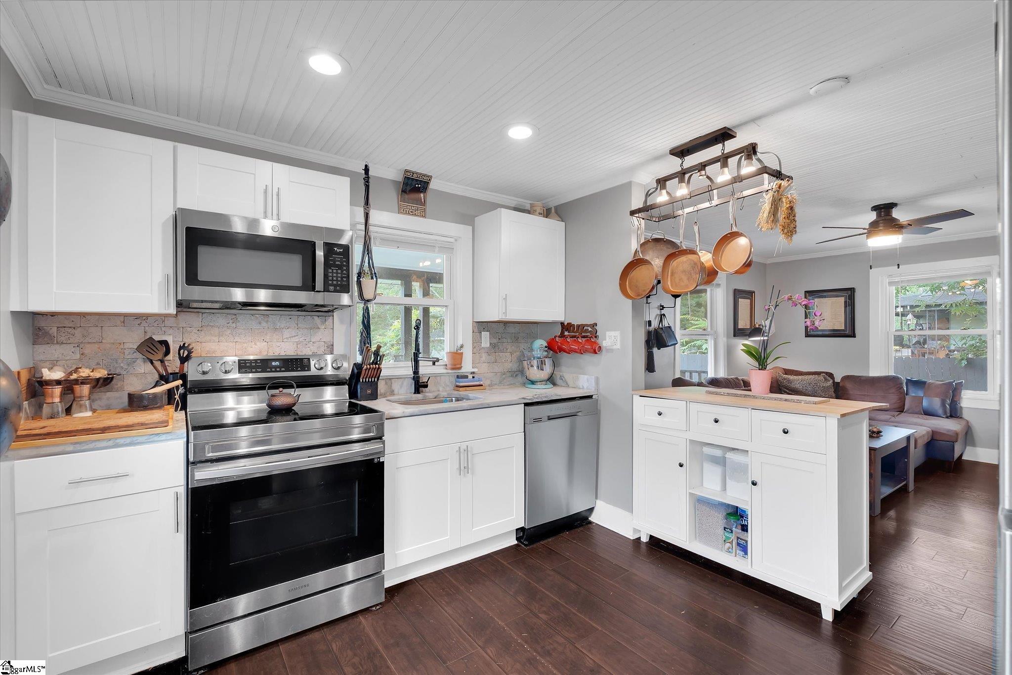 306 Lady Street Property Photo 13