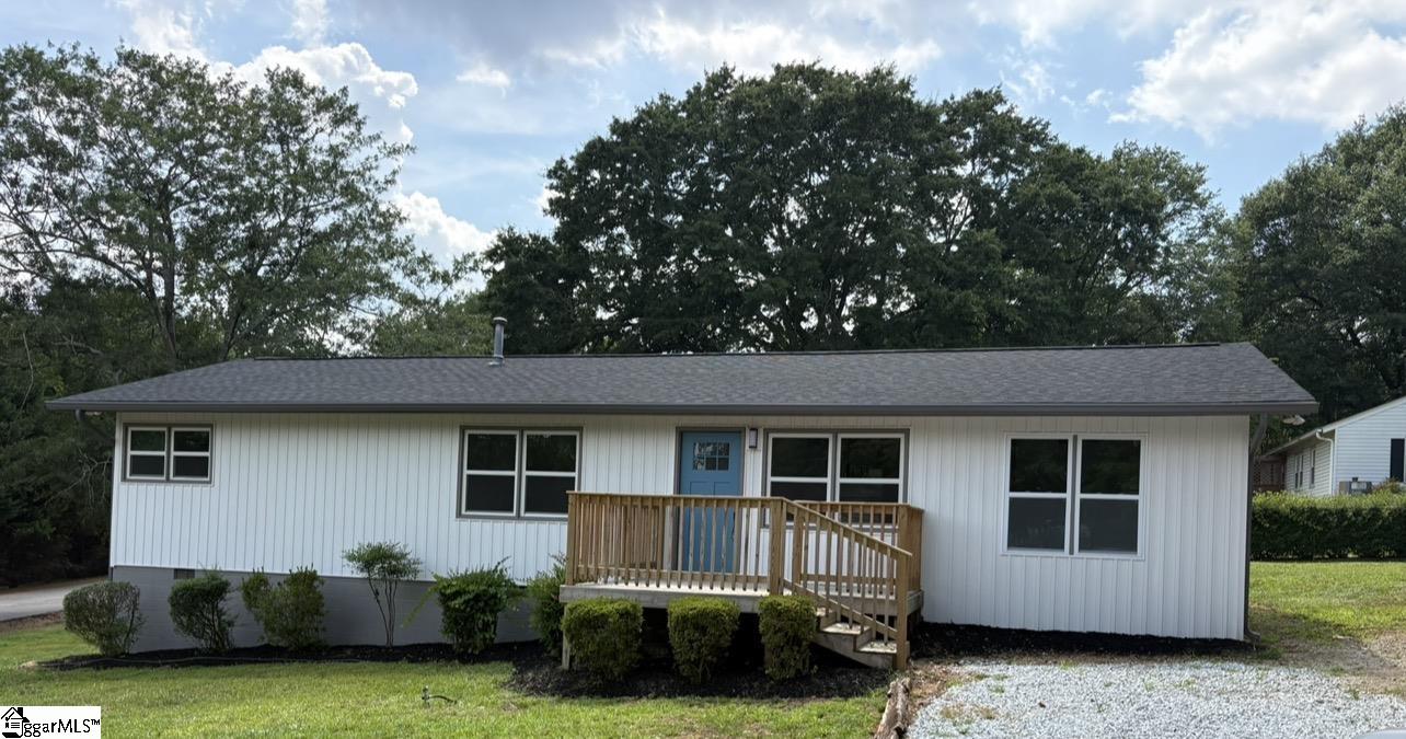 18 Brookview Drive Property Photo 1