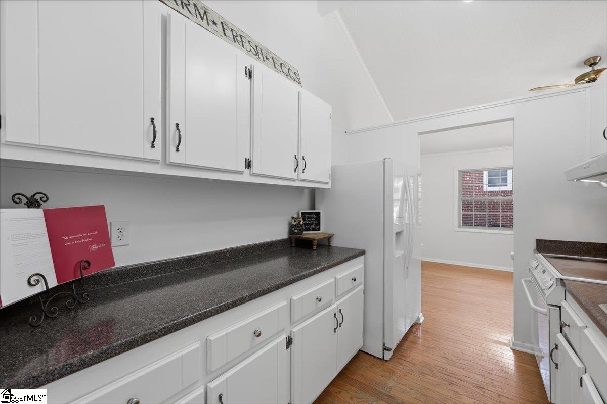 27 Cherrylane Drive Property Photo 16