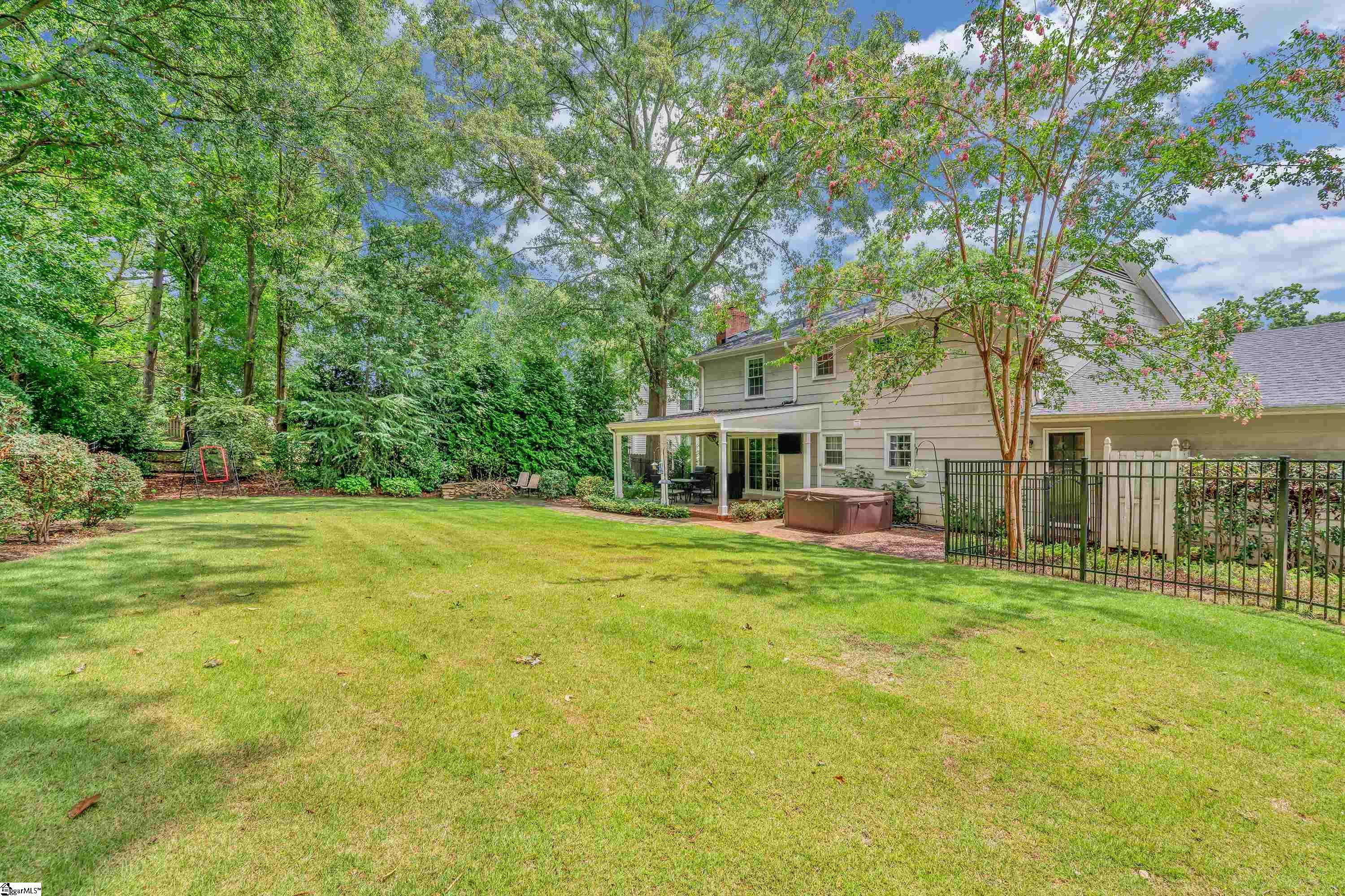 210 Heathwood Drive Property Photo 29