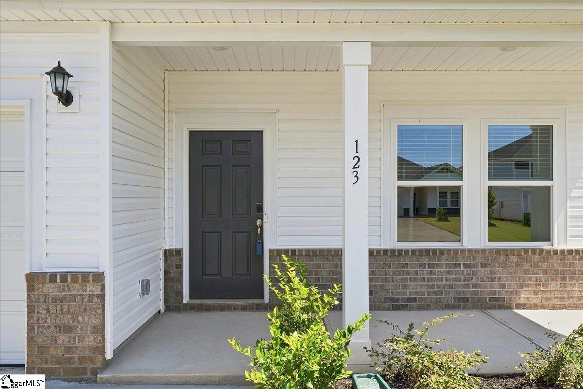 123 Gibbon Way Property Photo 3