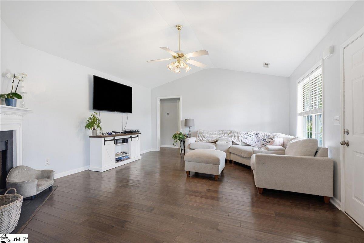 305 Golden Leaf Lane Property Photo 4