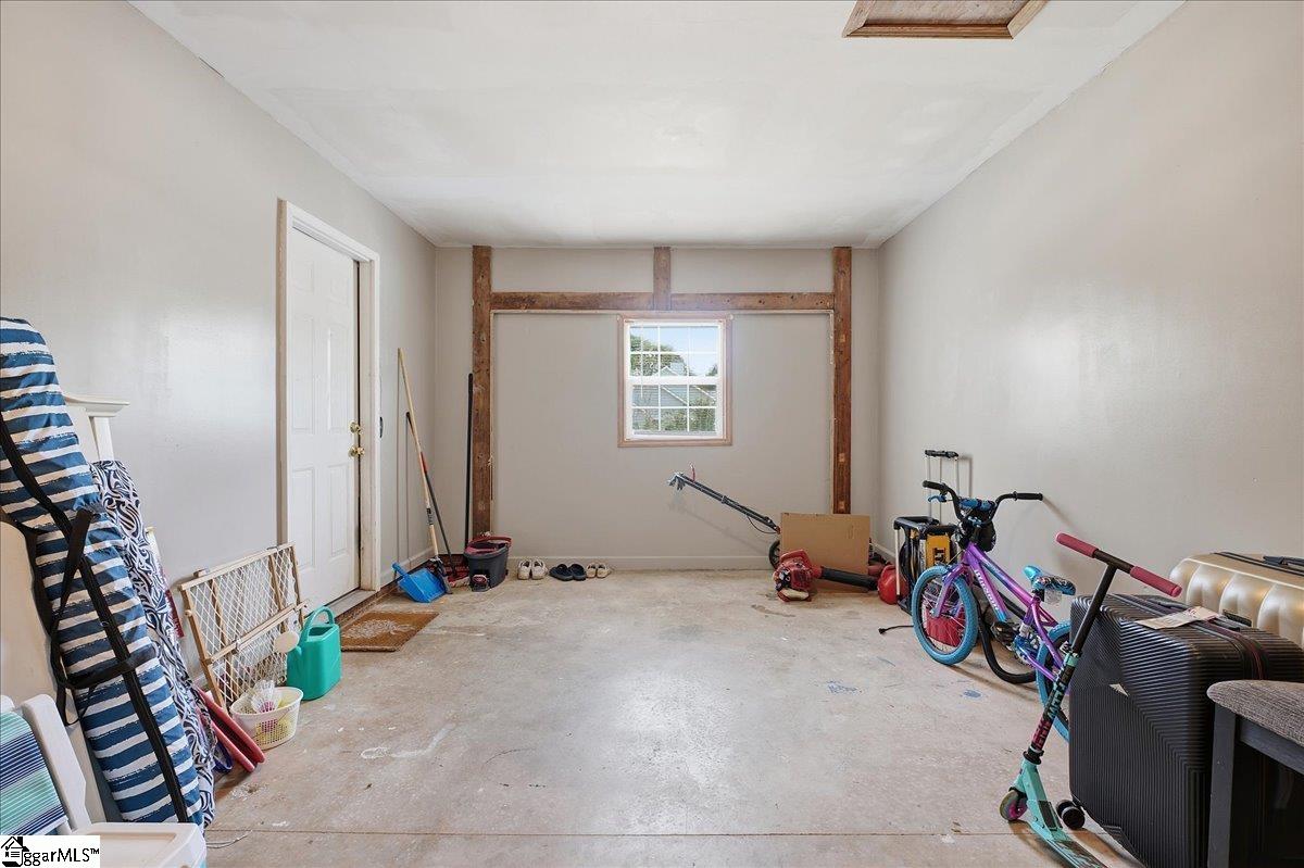 305 Golden Leaf Lane Property Photo 16