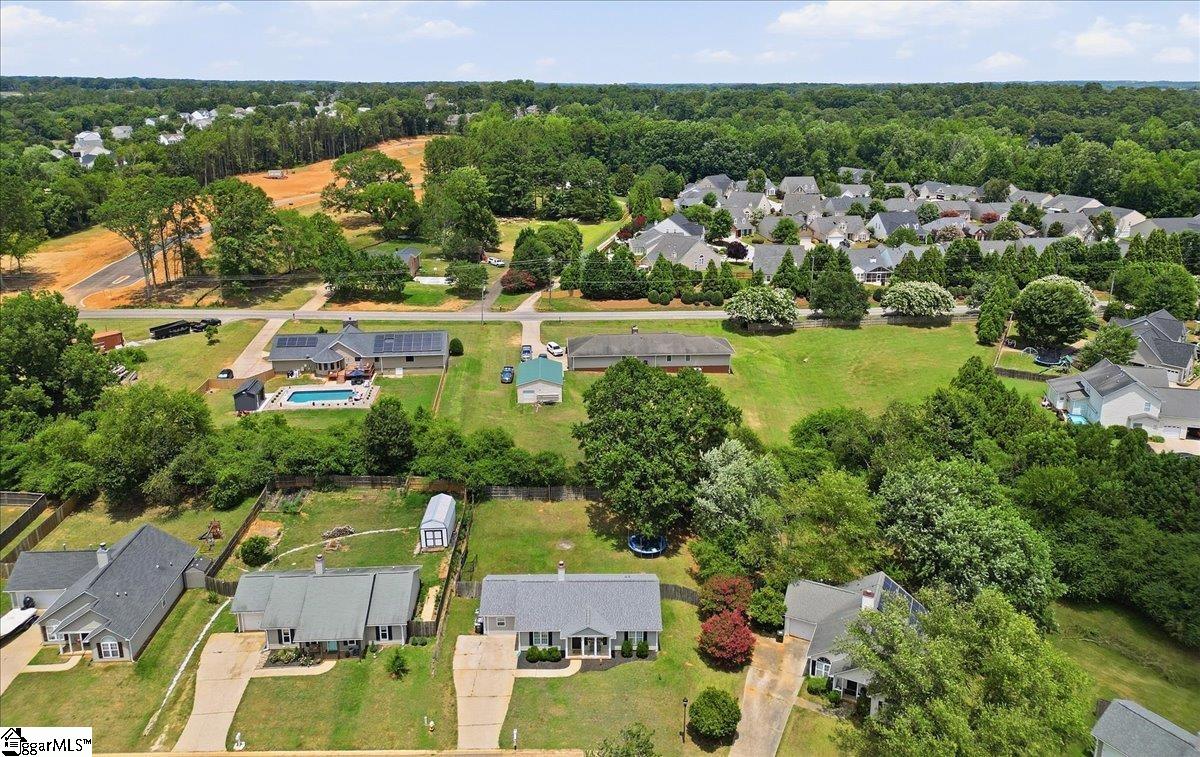 305 Golden Leaf Lane Property Photo 29