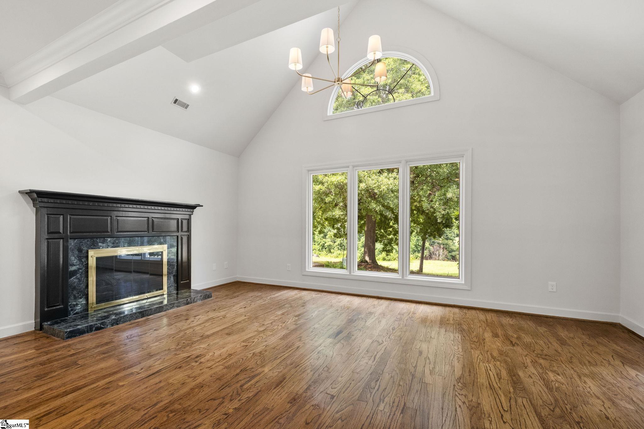 302 Greenview Circle Property Photo 13