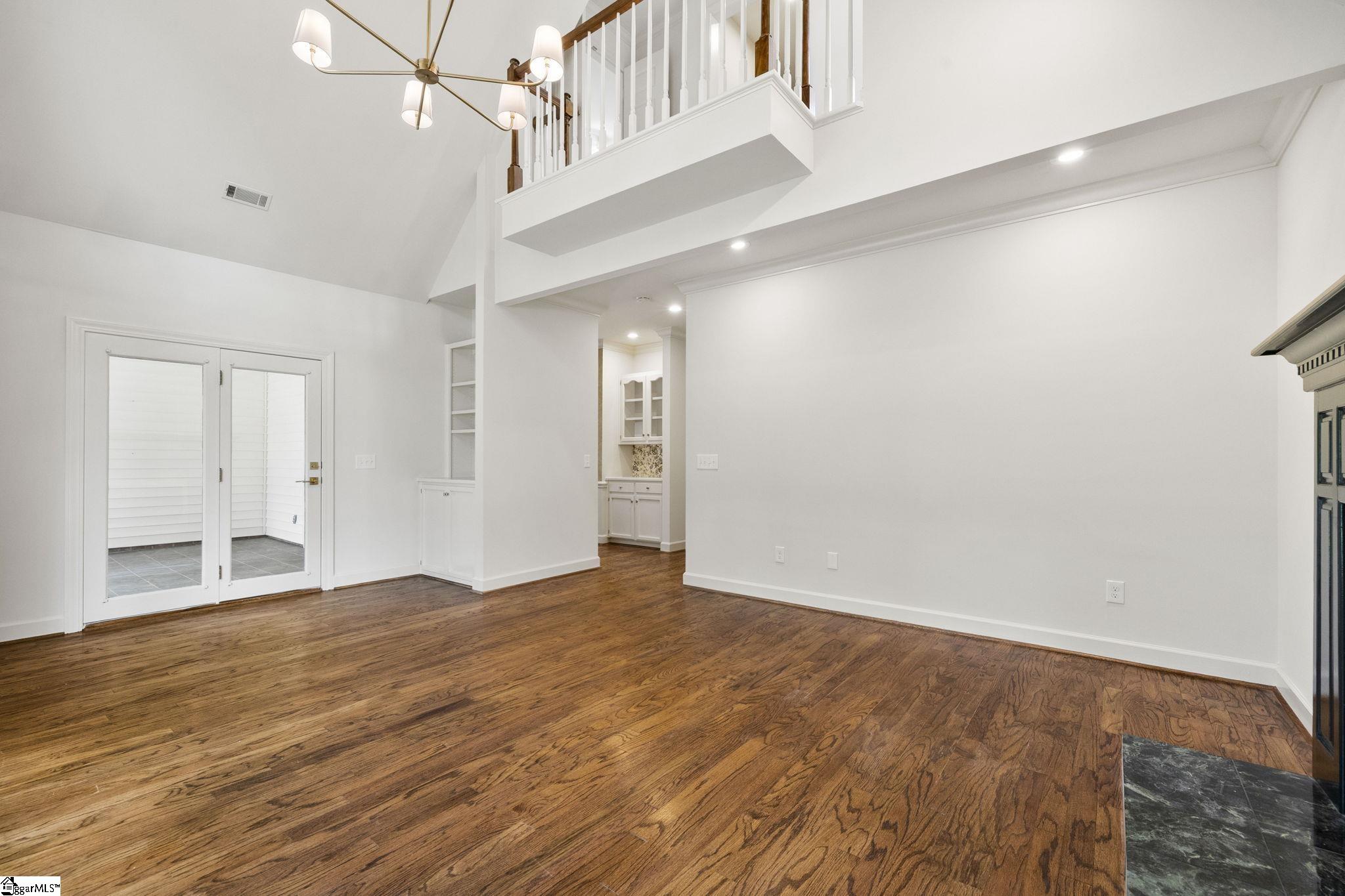 302 Greenview Circle Property Photo 14