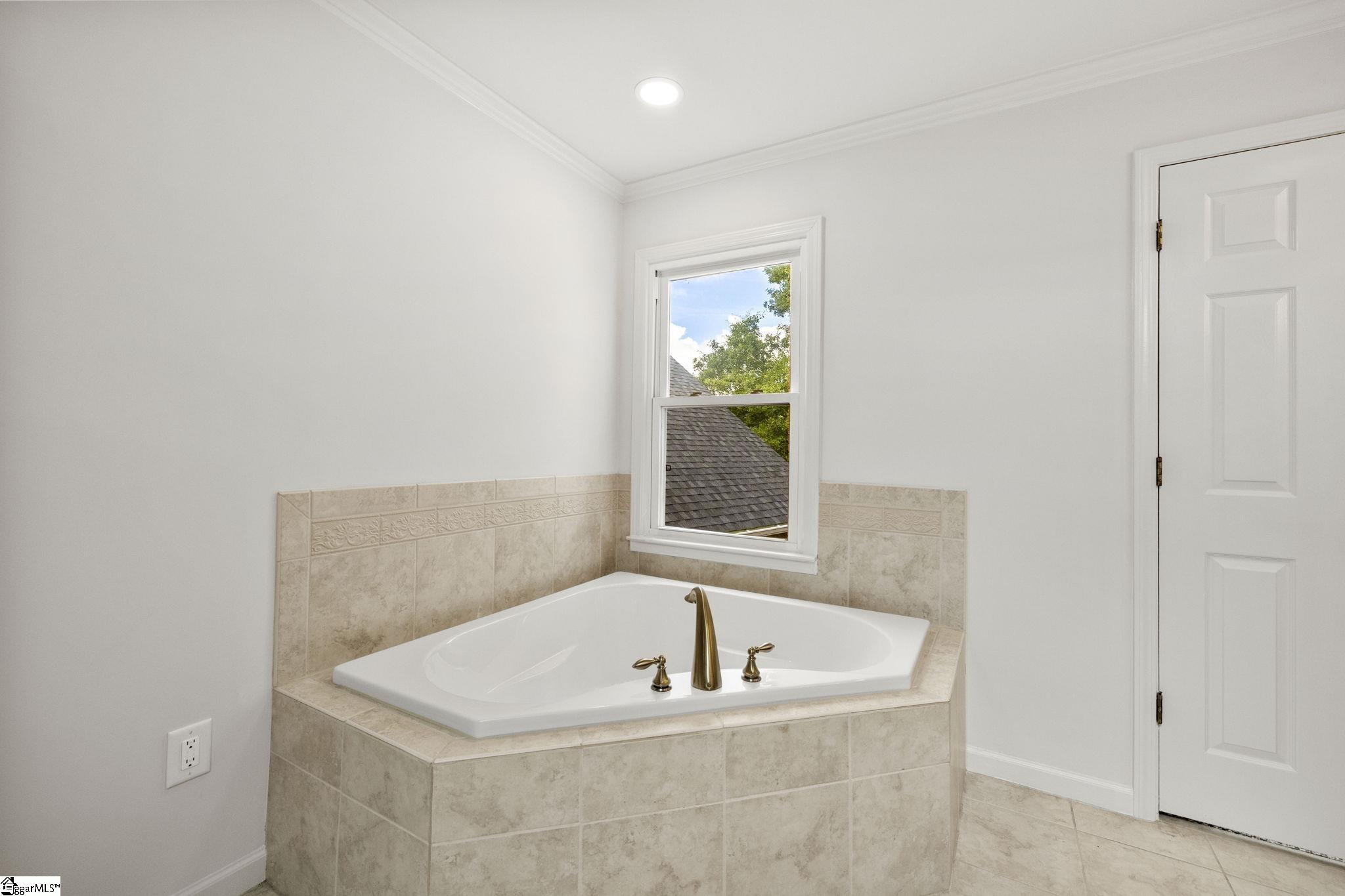 302 Greenview Circle Property Photo 31