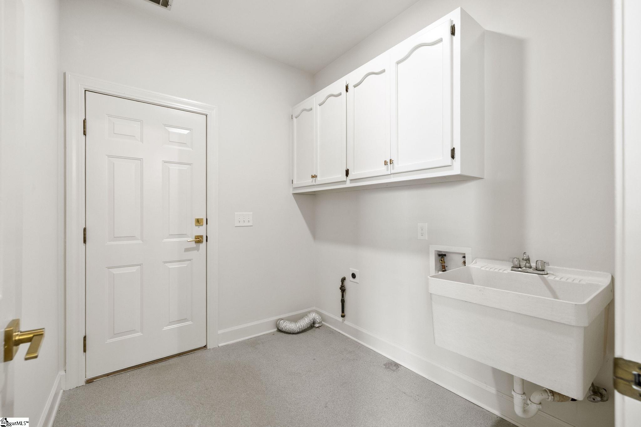302 Greenview Circle Property Photo 34