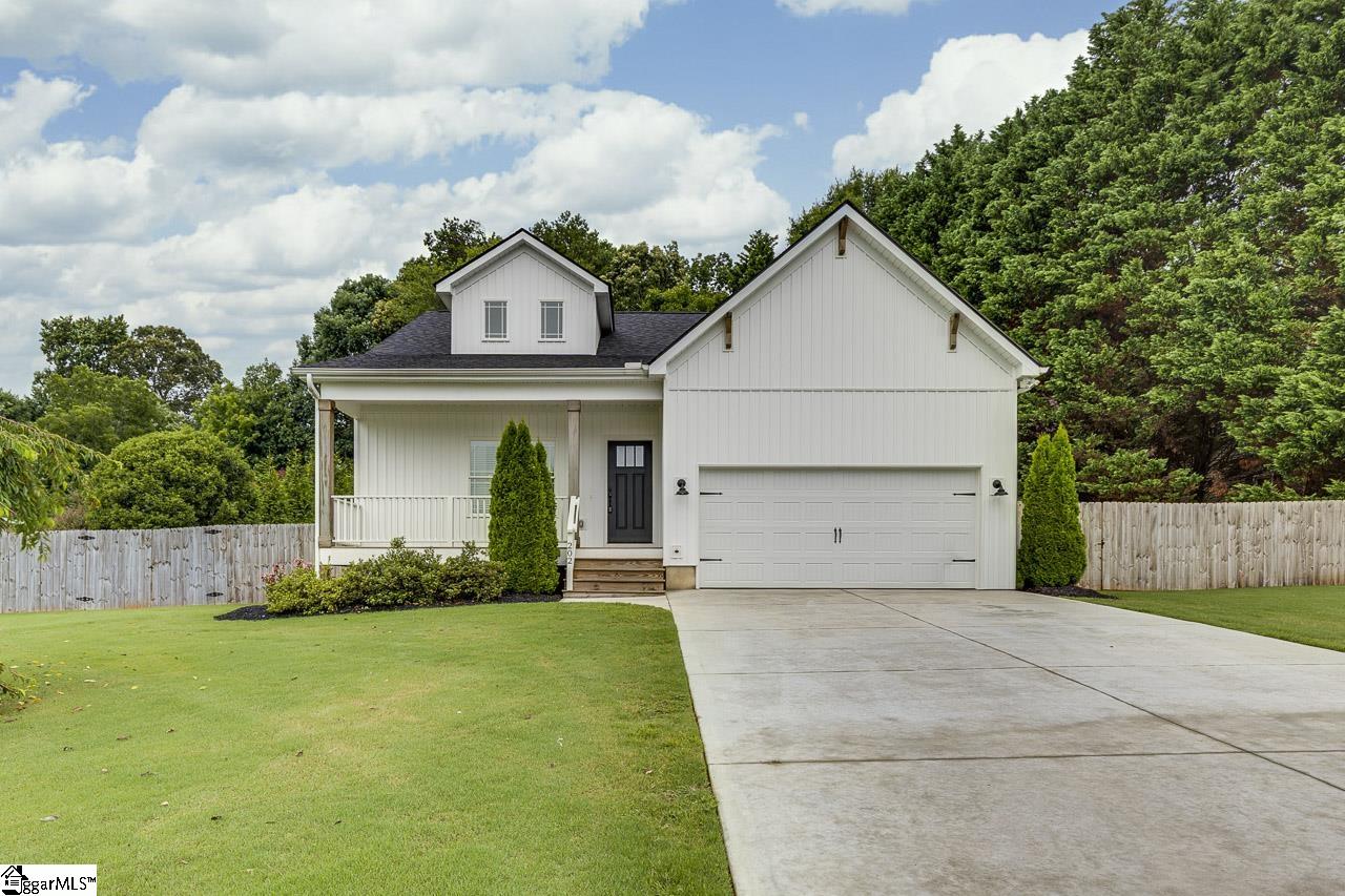 202 Meadow Lane Property Photo 1