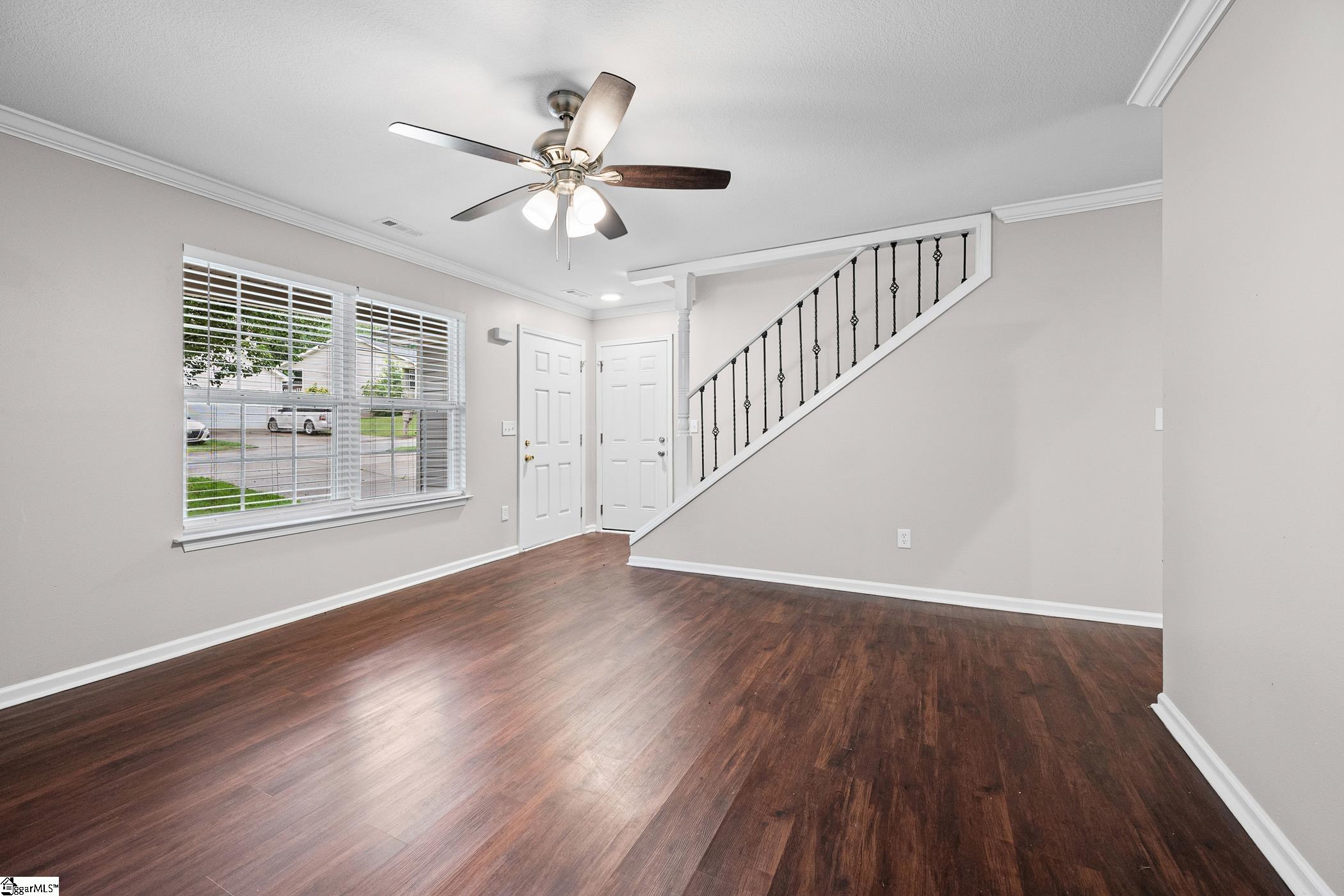 101 Kingscreek Drive Property Photo 3