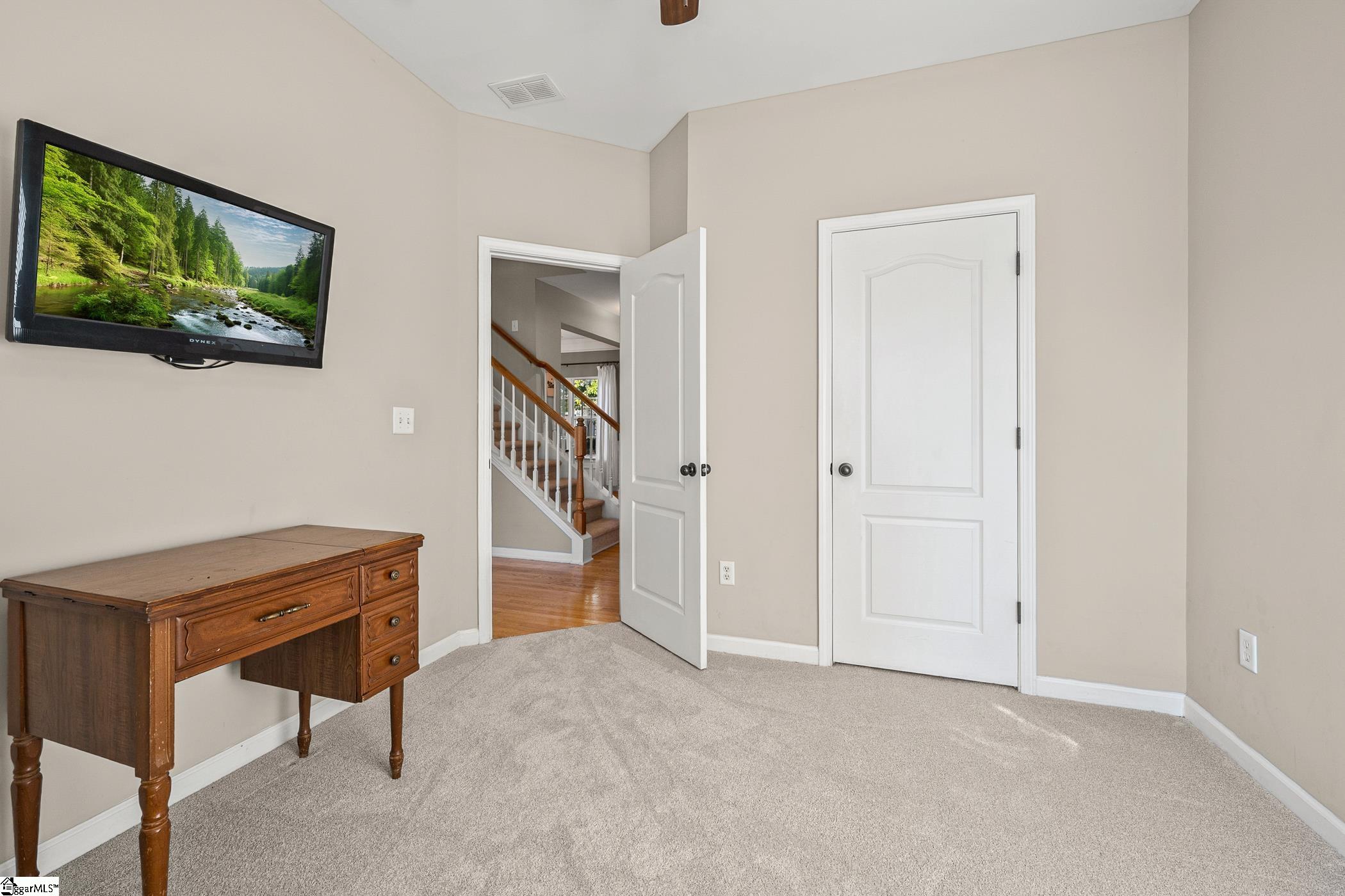 6 Meadowrise Lane Property Photo 9