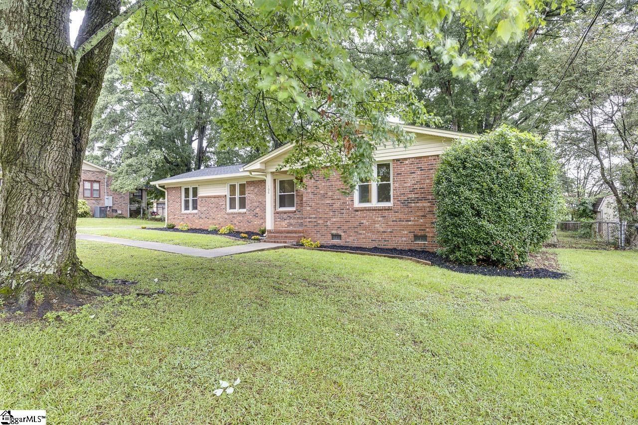 106 Roebuck Drive Property Photo 4