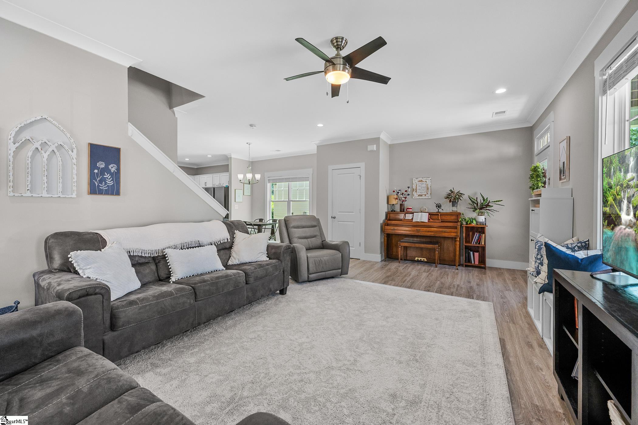 111 Crown Court Property Photo 9