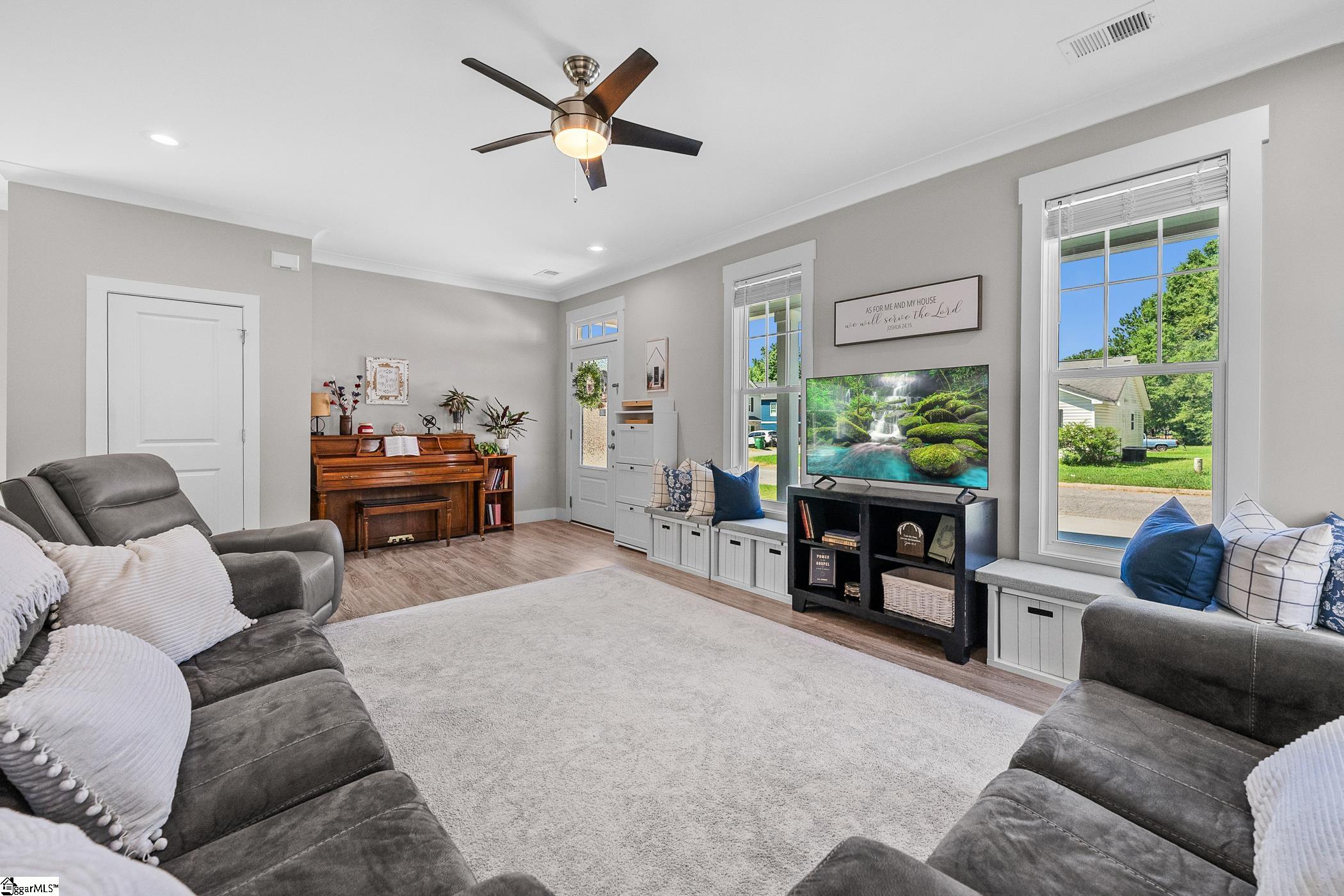 111 Crown Court Property Photo 10