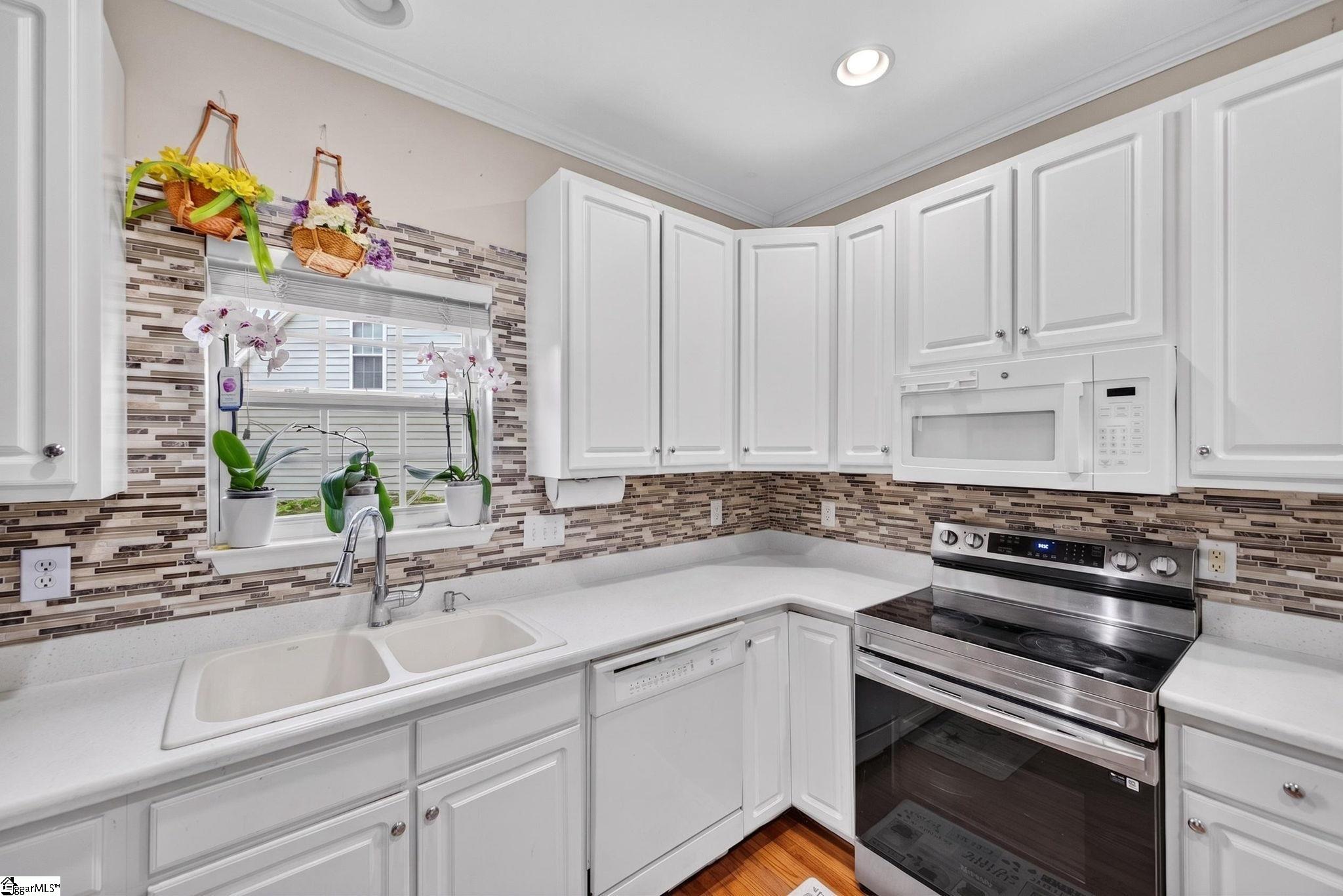 17 Suffolk Downs Way Property Photo 12