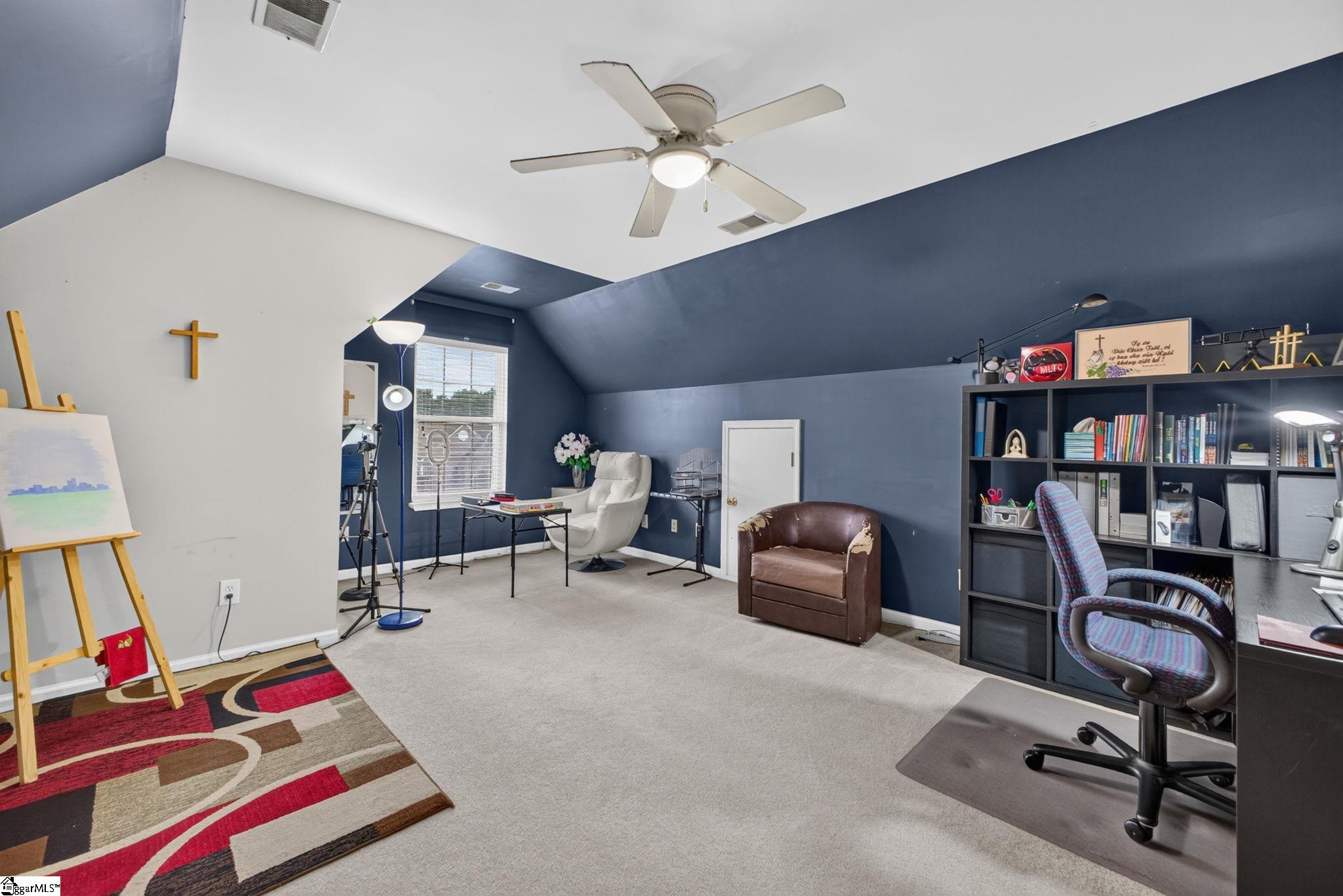 17 Suffolk Downs Way Property Photo 25