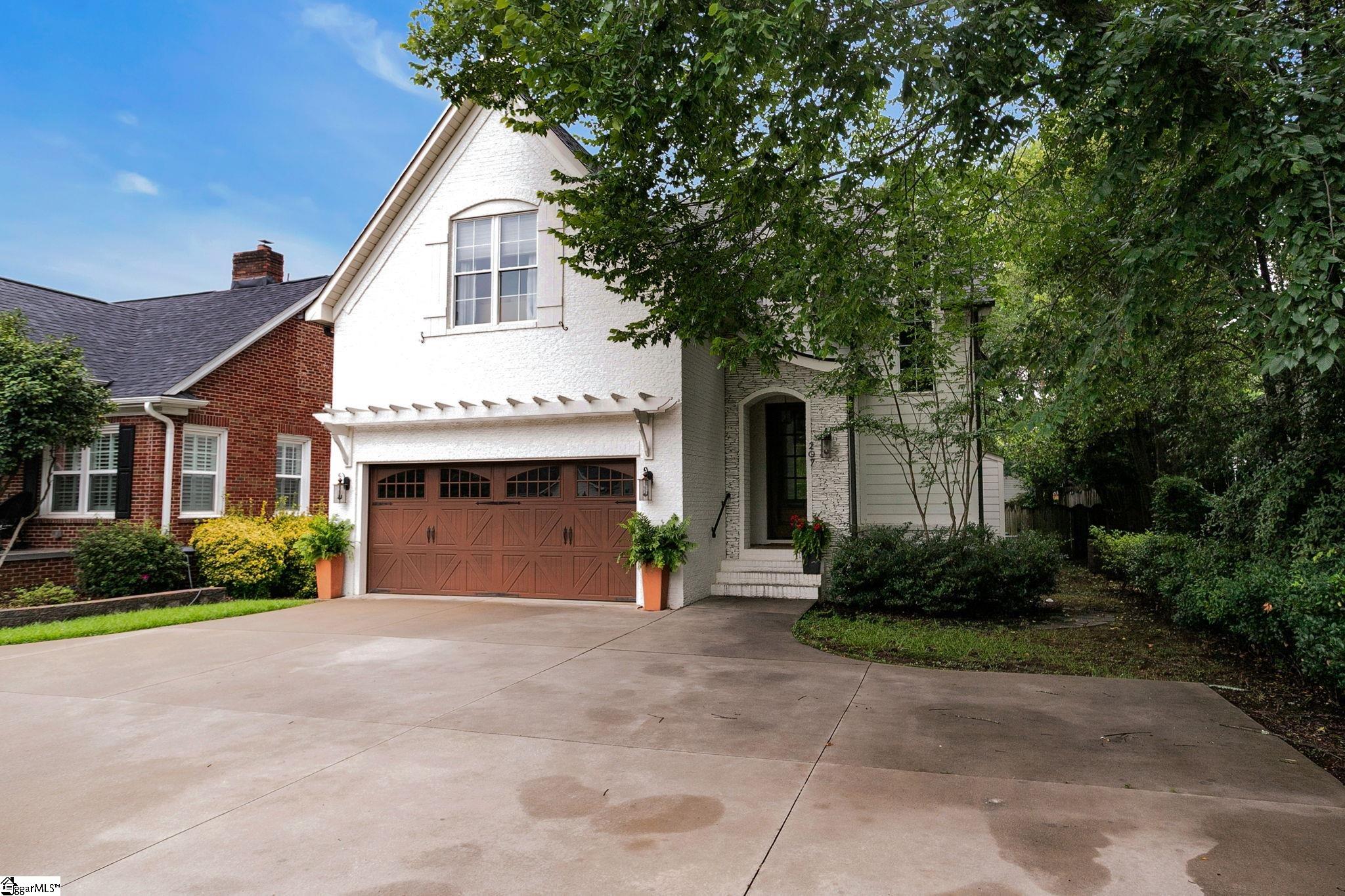 207 E Faris Road Property Photo 1