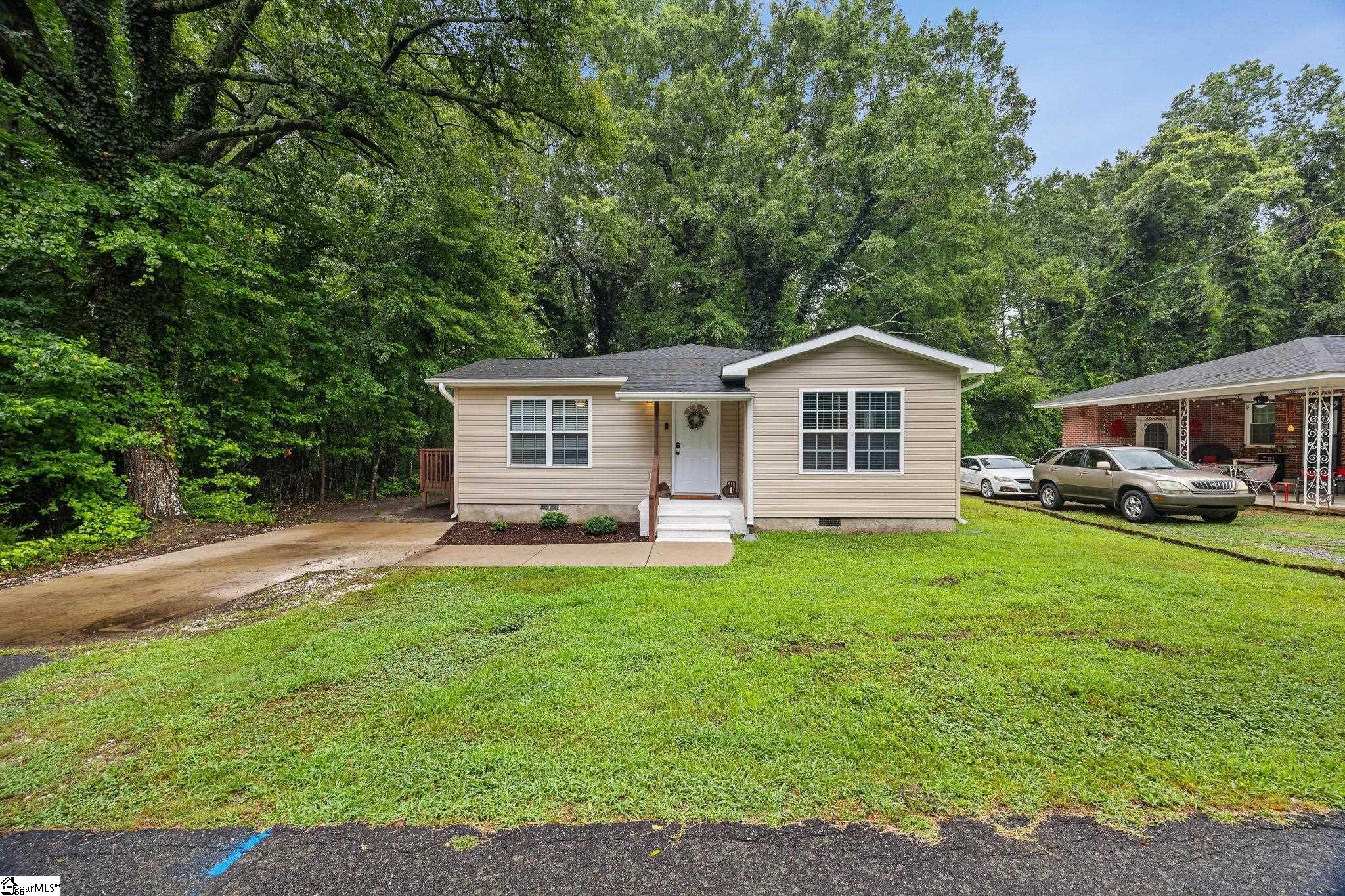 109 Boyce Circle Property Photo 2
