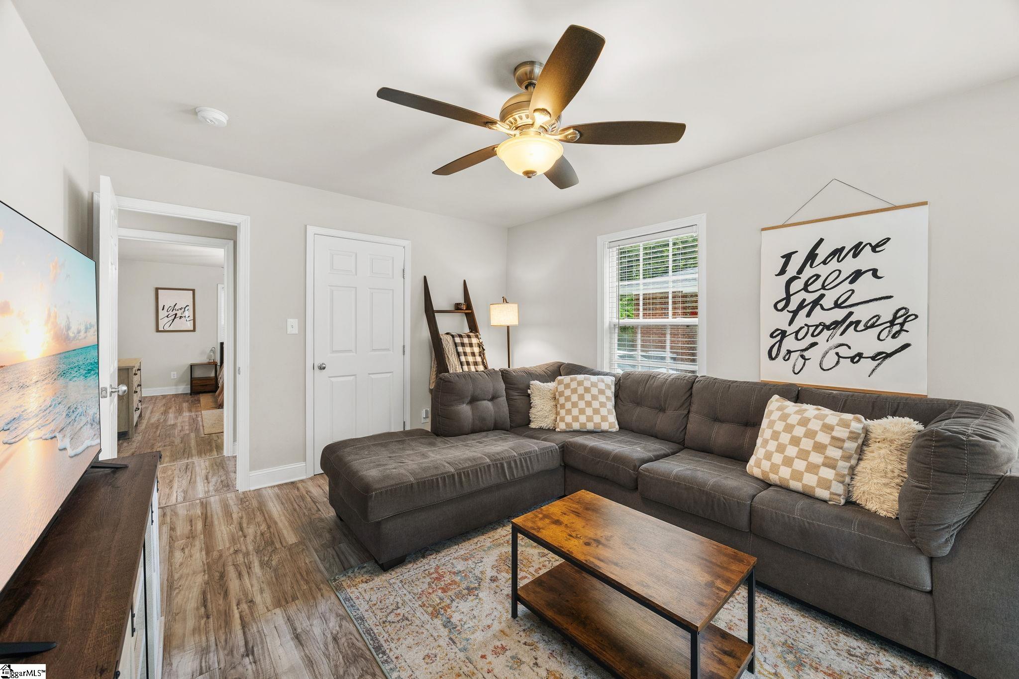 109 Boyce Circle Property Photo 3