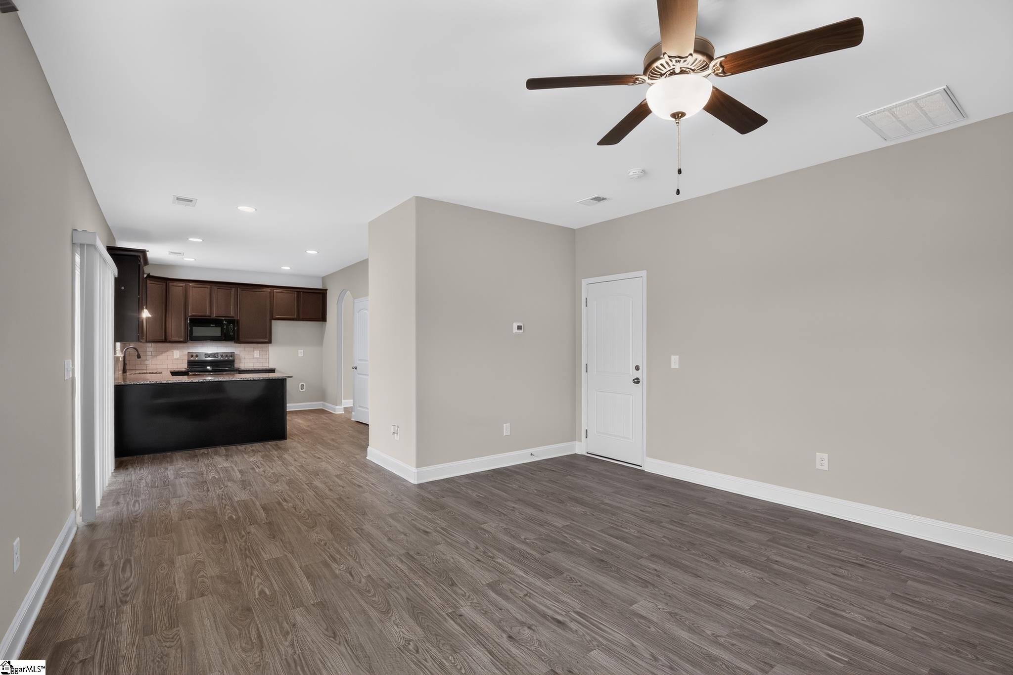 547 Chantry Lane Property Photo 3