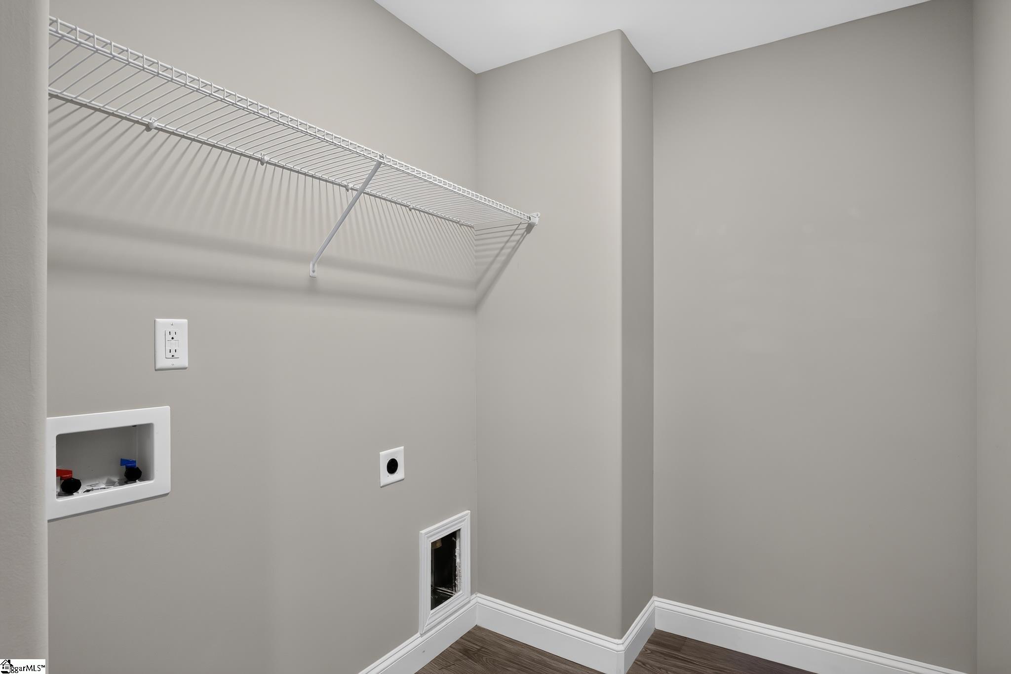 547 Chantry Lane Property Photo 13