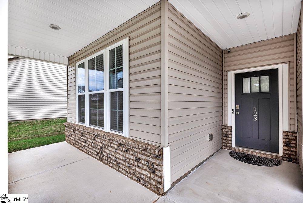 123 Cypress Hollow Drive Property Photo 2