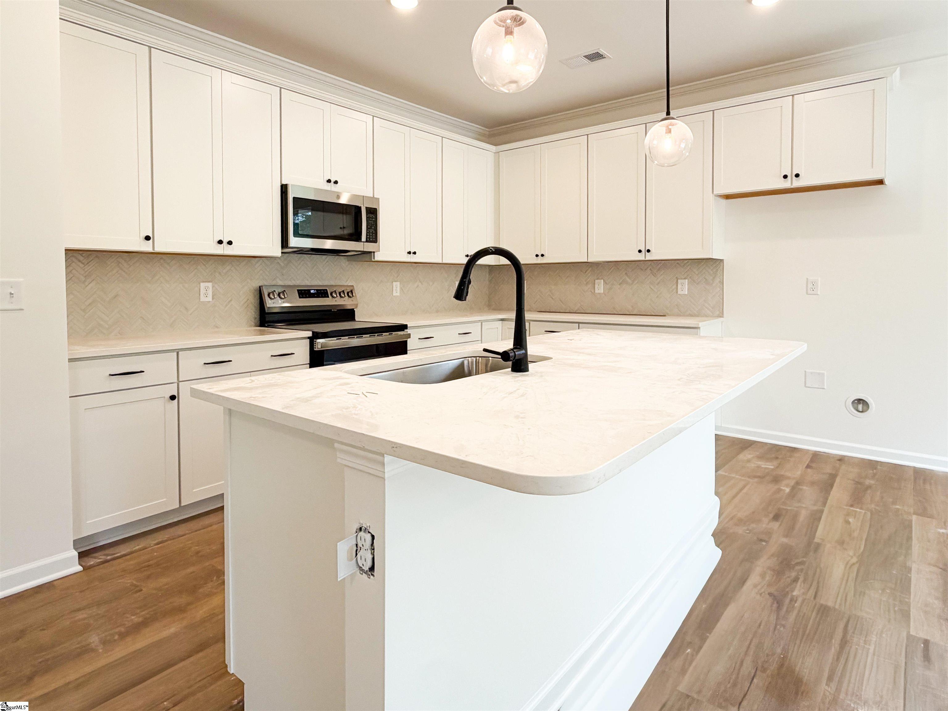 606 Bluestem Circle Property Photo 4