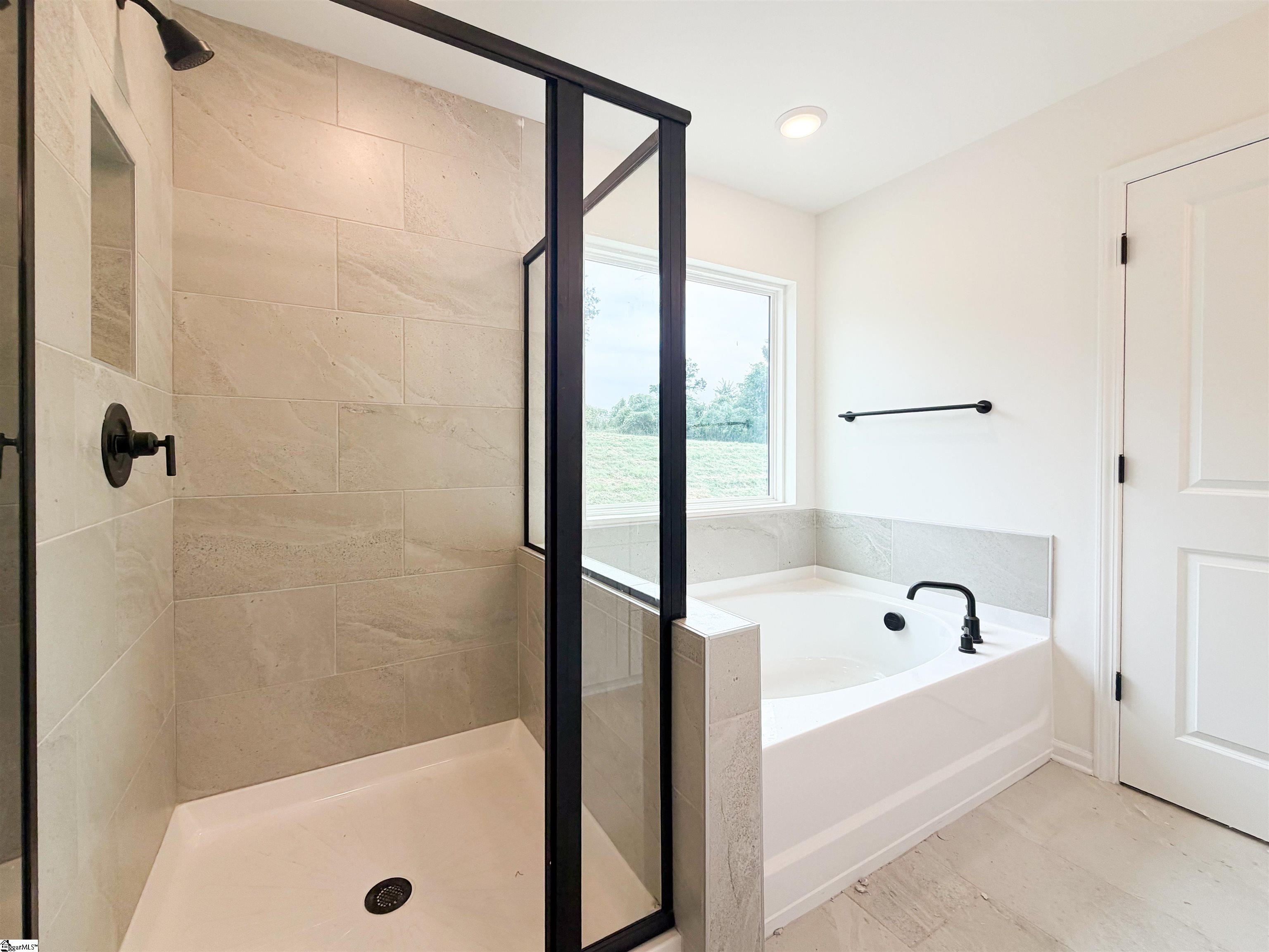 606 Bluestem Circle Property Photo 9