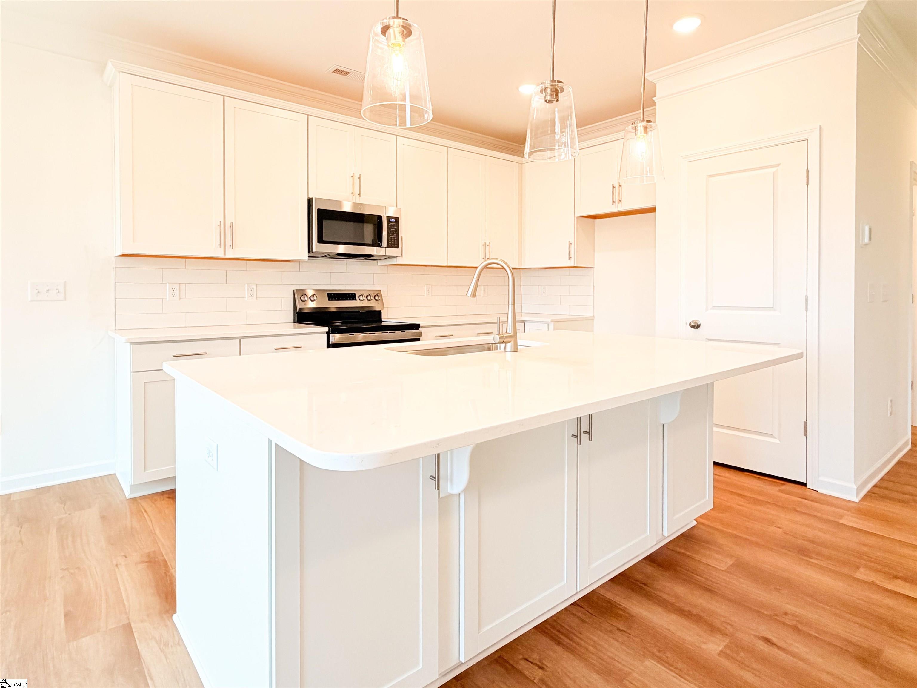 613 Bluestem Circle Property Photo 8