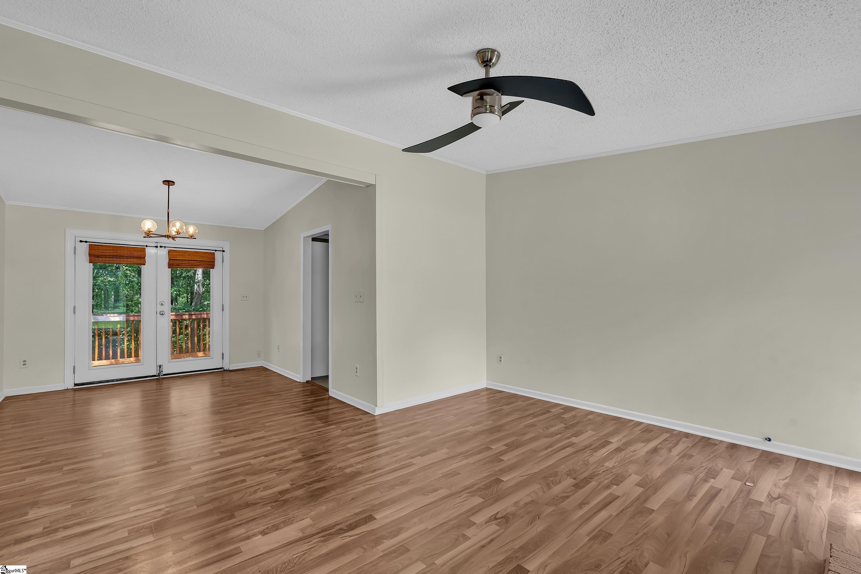 504 Holland Road Property Photo 4