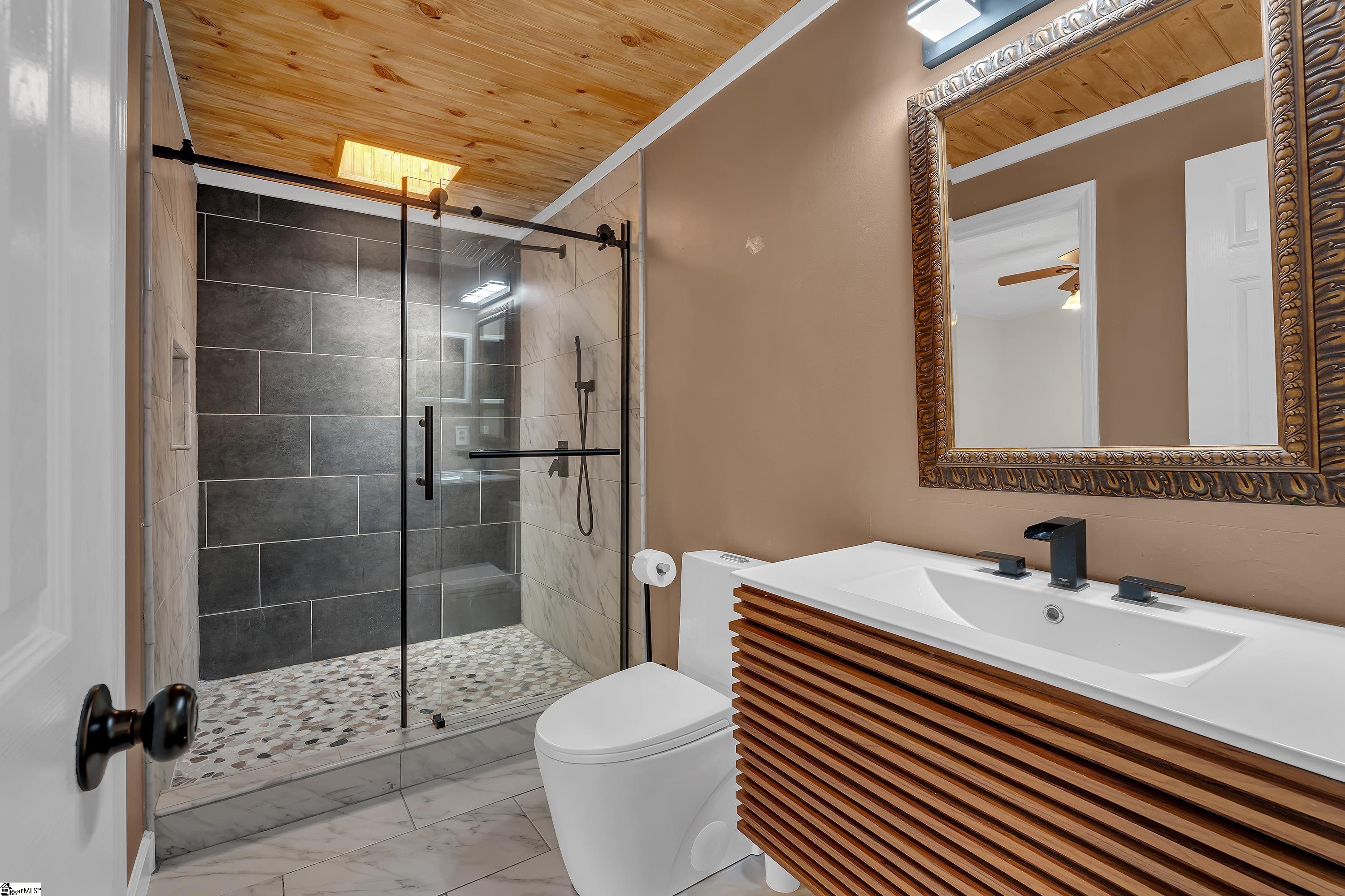 504 Holland Road Property Photo 10