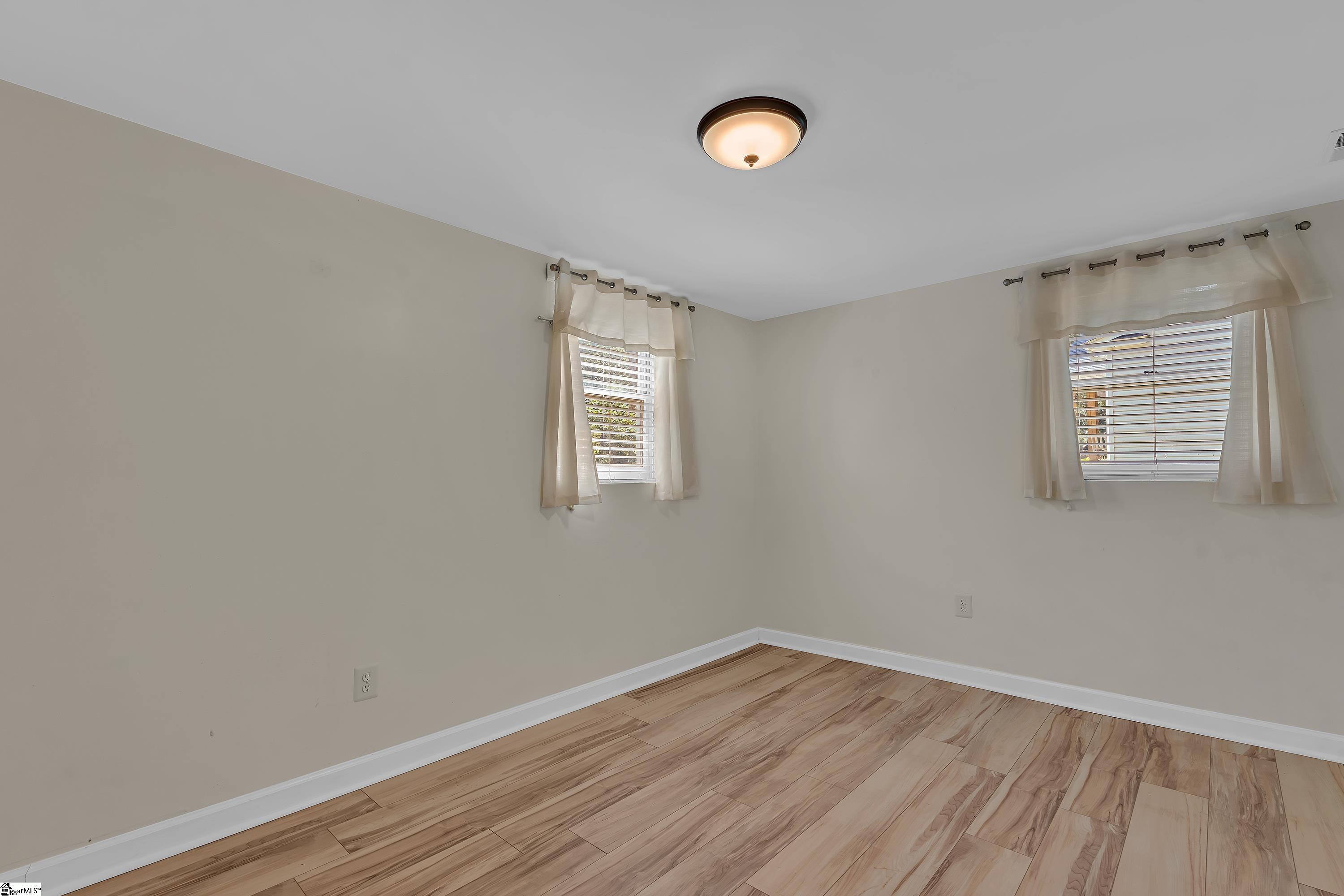 504 Holland Road Property Photo 13