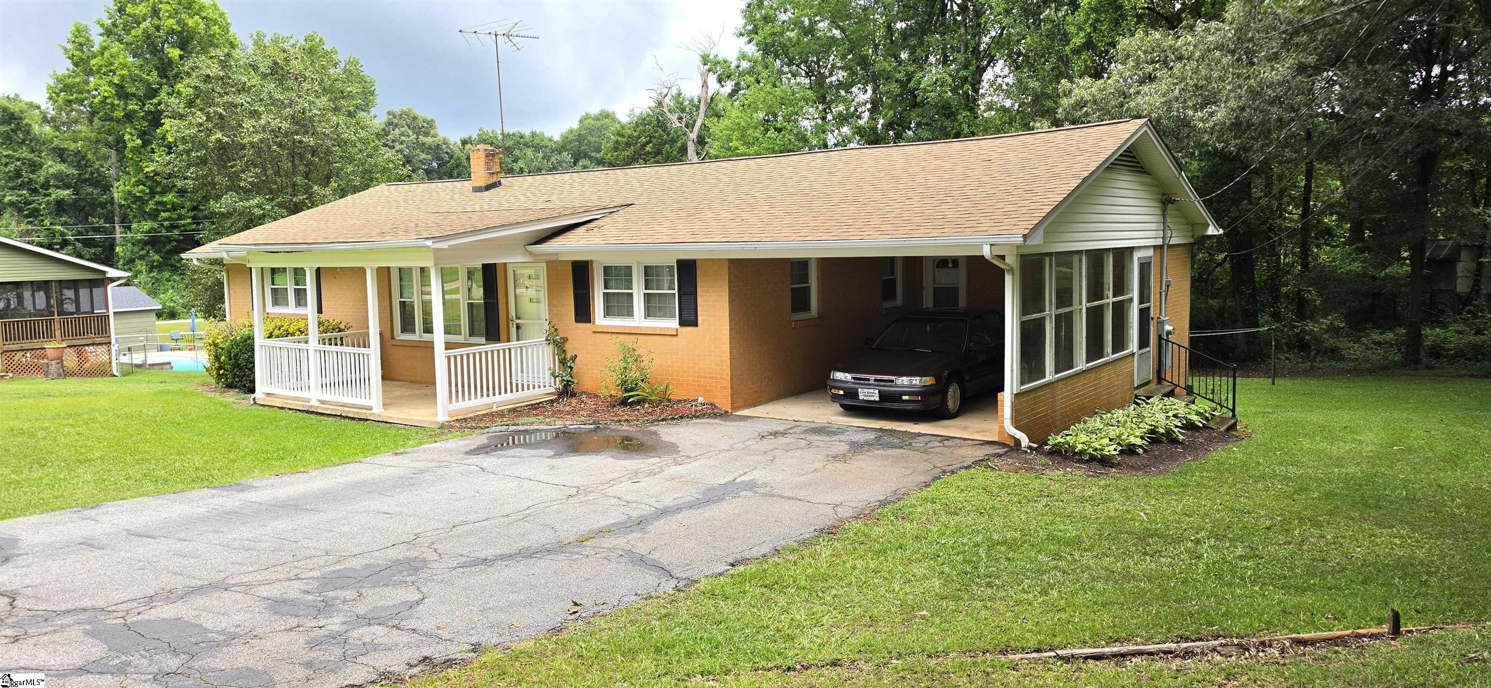 180 Edgewood Drive Property Photo 2