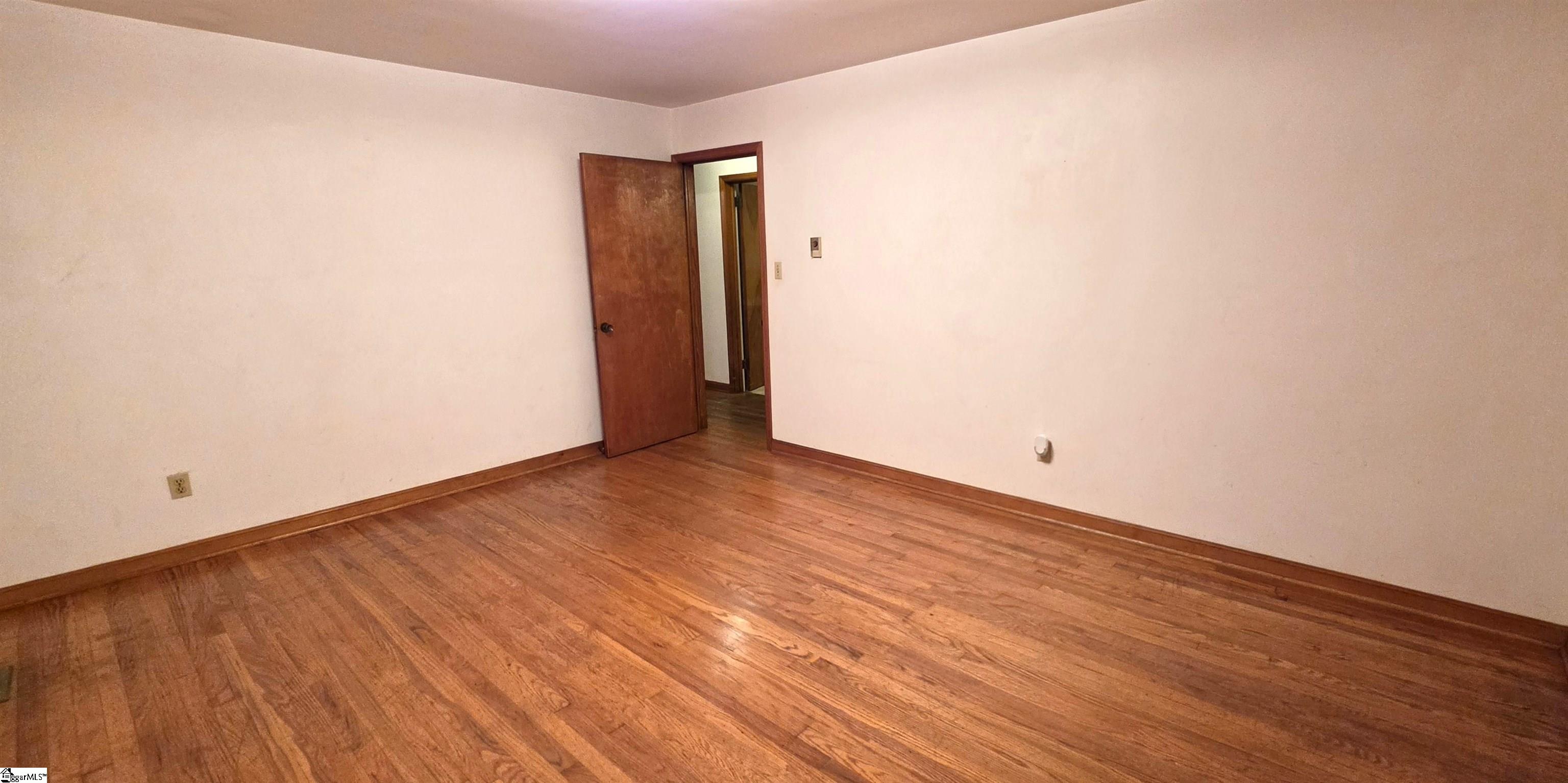 180 Edgewood Drive Property Photo 5