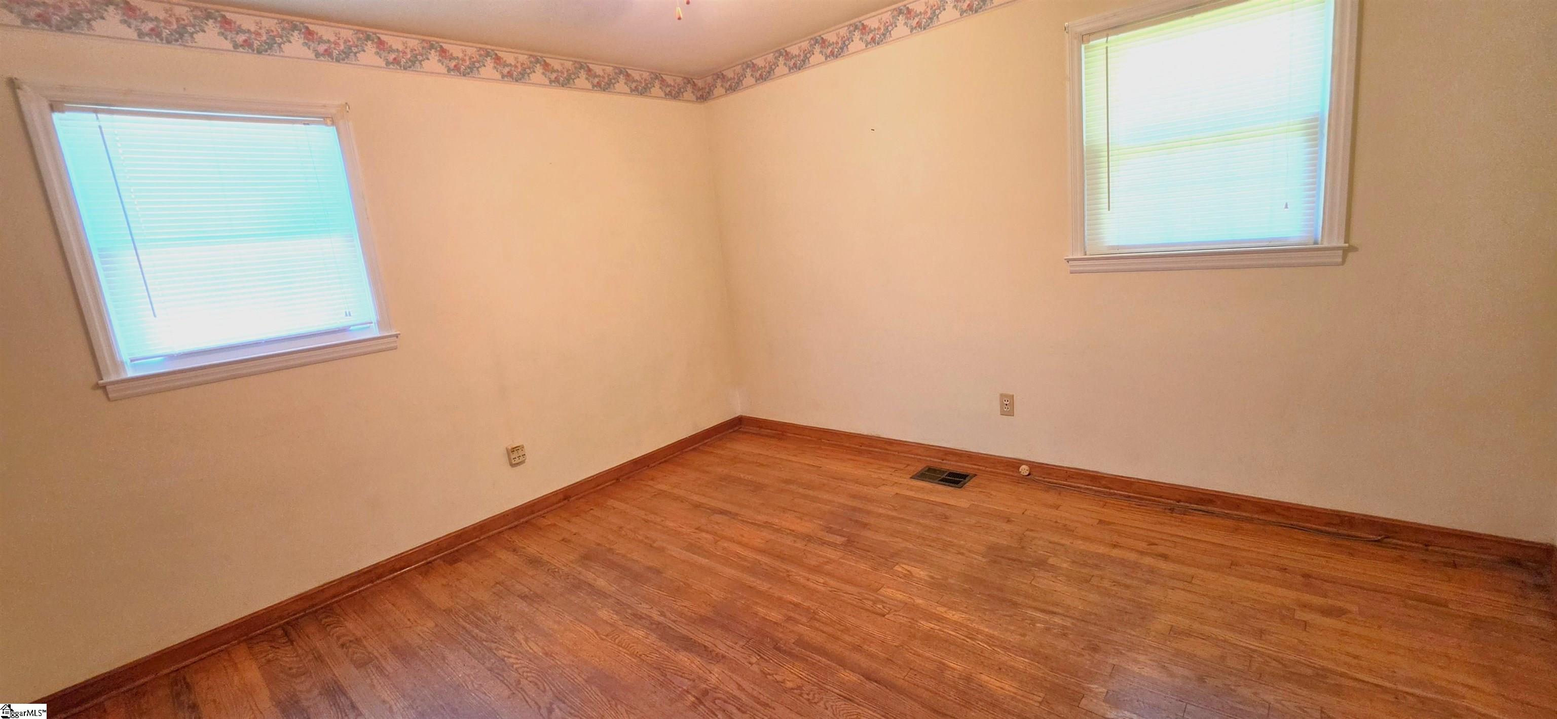 180 Edgewood Drive Property Photo 17