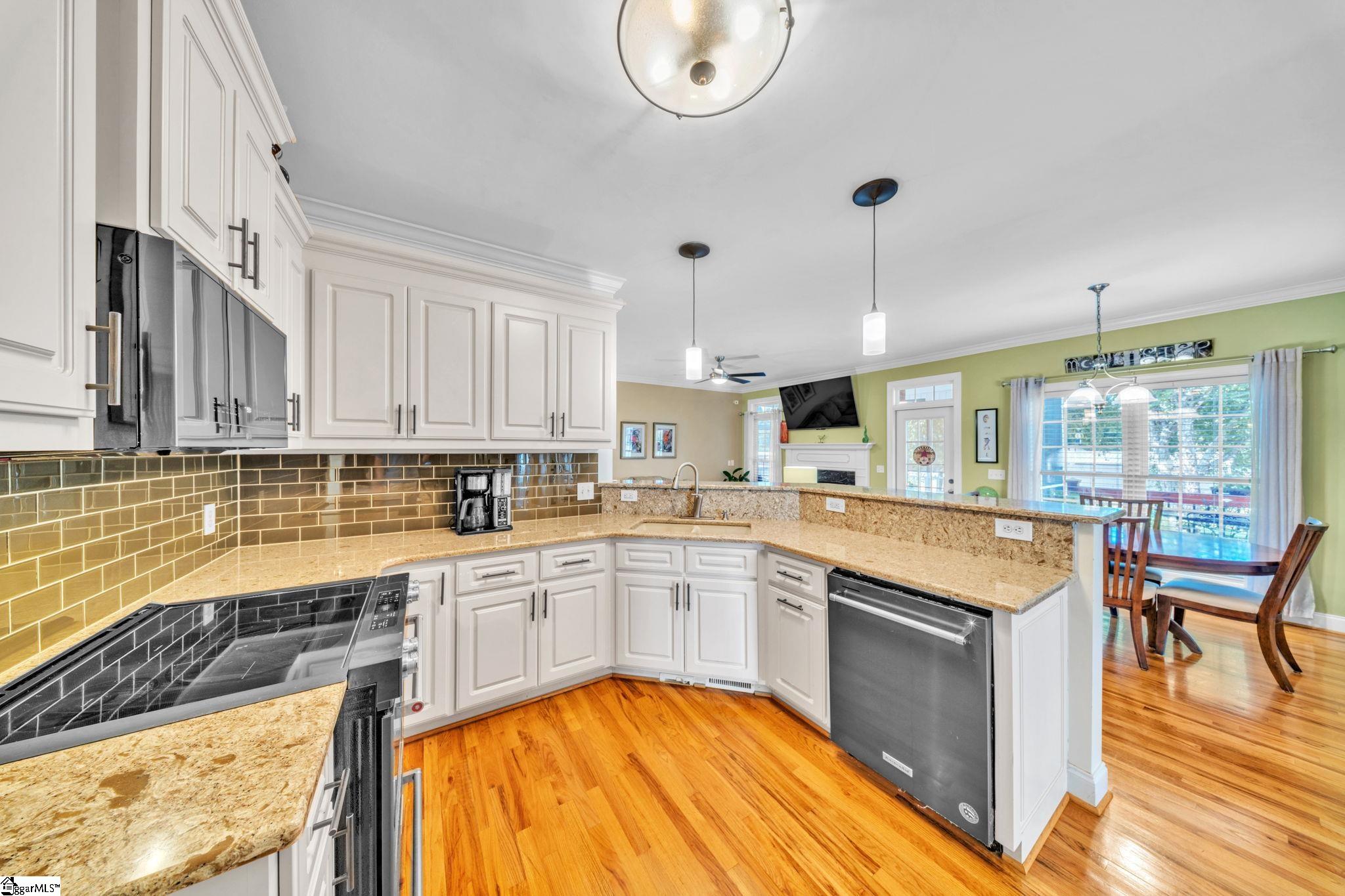 1597978 Property Photo 12